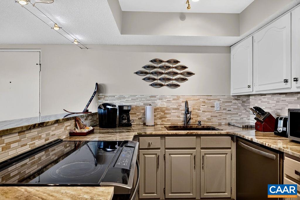 1423 HIGHLANDS CONDOS, WINTERGREEN, Virginia 22967, 2 Bedrooms Bedrooms, ,2 BathroomsBathrooms,Residential,1423 HIGHLANDS CONDOS,681302 MLS # 681302 1423 HIGHLANDS CONDOS, WINTERGREEN, Virginia 22967, 2 Bedrooms Bedrooms, ,2 BathroomsBathrooms,Residential,1423 HIGHLANDS CONDOS,681302 MLS # 681302