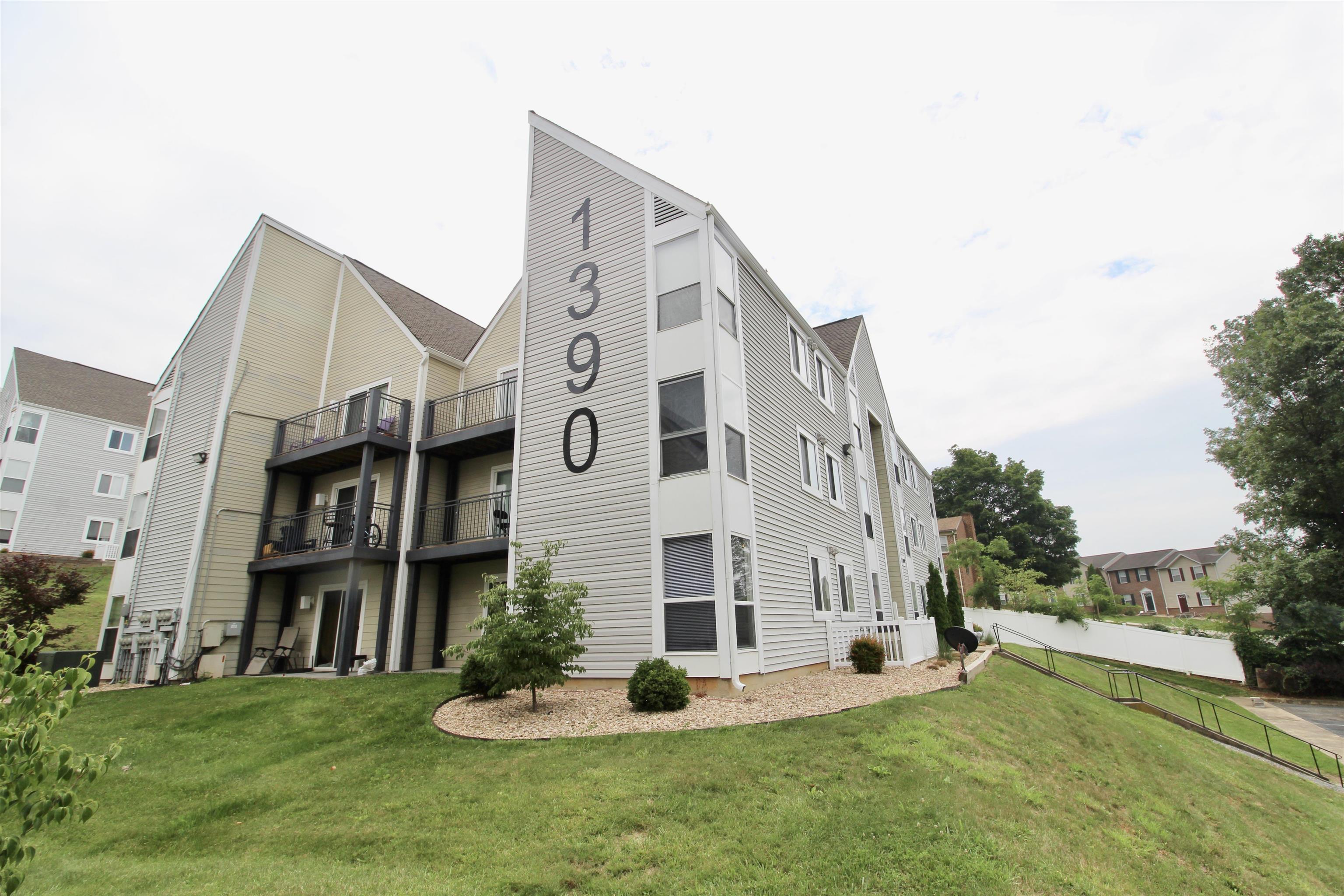 1390 HUNTERS RD, HARRISONBURG, Virginia 22801, 2 Bedrooms Bedrooms, ,2 BathroomsBathrooms,Residential,Hunters Ridge Condominiums,1390 HUNTERS RD,681309 MLS # 681309 1390 HUNTERS RD, HARRISONBURG, Virginia 22801, 2 Bedrooms Bedrooms, ,2 BathroomsBathrooms,Residential,Hunters Ridge Condominiums,1390 HUNTERS RD,681309 MLS # 681309