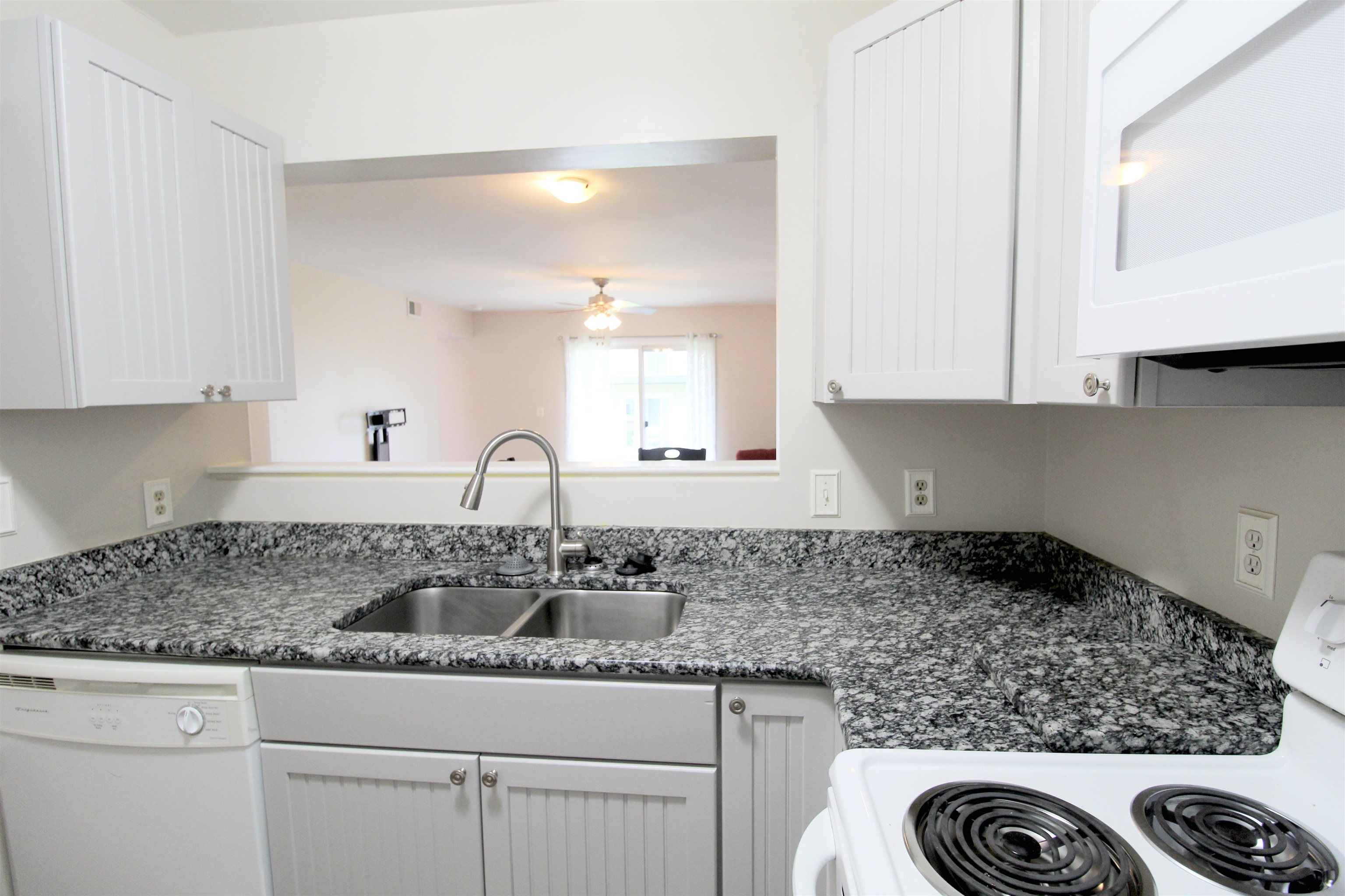 1390 HUNTERS RD, HARRISONBURG, Virginia 22801, 2 Bedrooms Bedrooms, ,2 BathroomsBathrooms,Residential,Hunters Ridge Condominiums,1390 HUNTERS RD,681309 MLS # 681309 1390 HUNTERS RD, HARRISONBURG, Virginia 22801, 2 Bedrooms Bedrooms, ,2 BathroomsBathrooms,Residential,Hunters Ridge Condominiums,1390 HUNTERS RD,681309 MLS # 681309