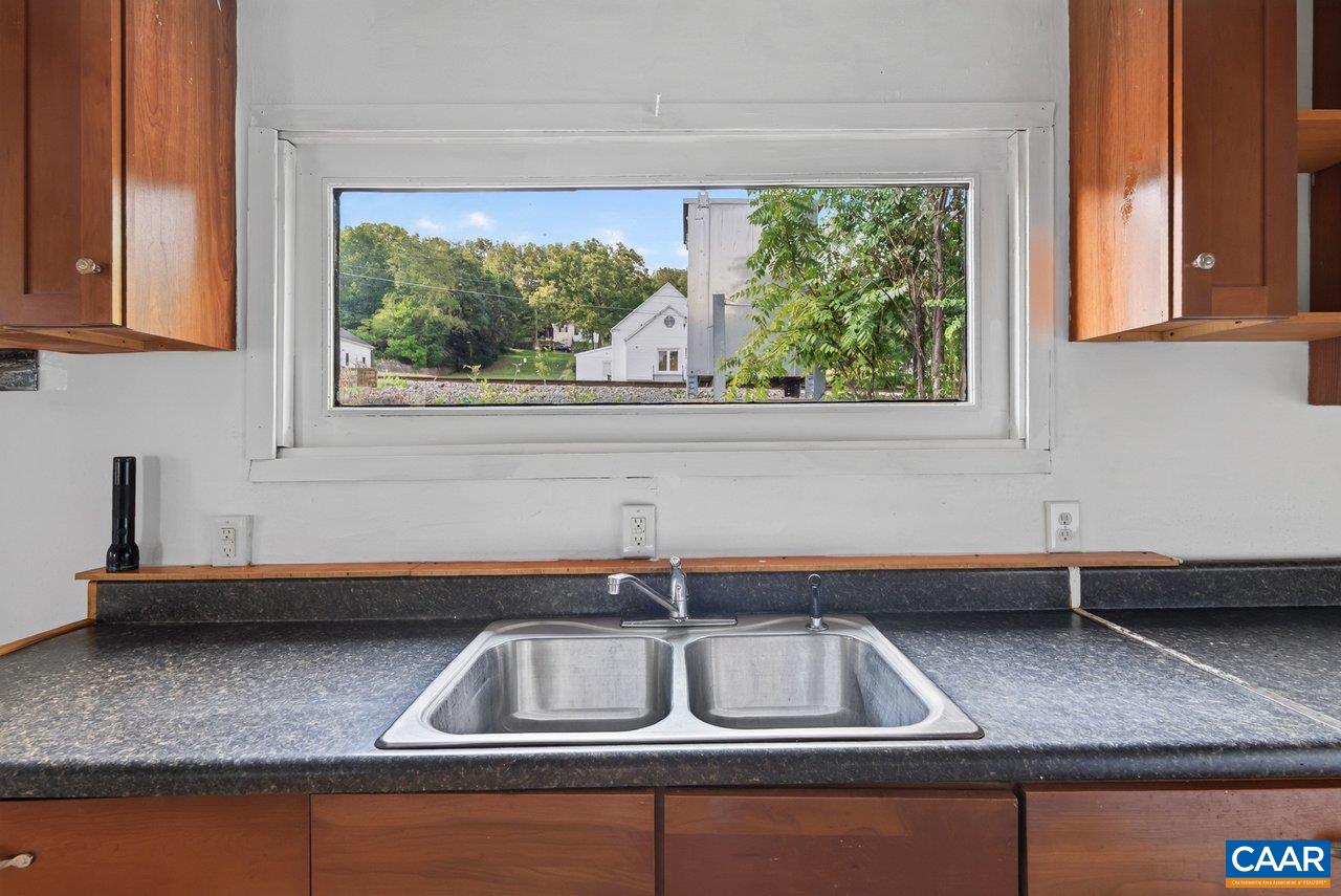 401 BOWLING ST, STAUNTON, Virginia 24401, 2 Bedrooms Bedrooms, ,2 BathroomsBathrooms,Residential,401 BOWLING ST,681313 MLS # 681313 401 BOWLING ST, STAUNTON, Virginia 24401, 2 Bedrooms Bedrooms, ,2 BathroomsBathrooms,Residential,401 BOWLING ST,681313 MLS # 681313
