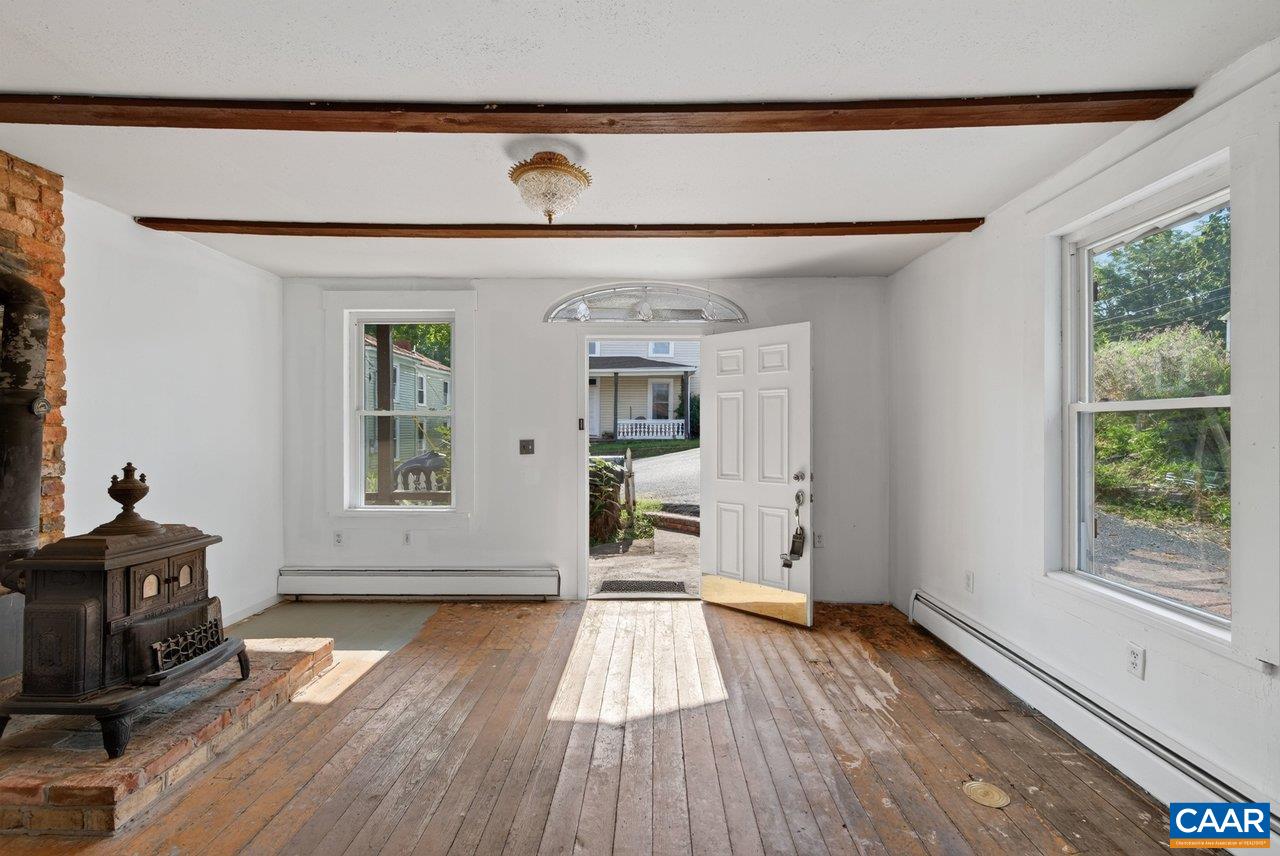 401 BOWLING ST, STAUNTON, Virginia 24401, 2 Bedrooms Bedrooms, ,2 BathroomsBathrooms,Residential,401 BOWLING ST,681313 MLS # 681313 401 BOWLING ST, STAUNTON, Virginia 24401, 2 Bedrooms Bedrooms, ,2 BathroomsBathrooms,Residential,401 BOWLING ST,681313 MLS # 681313