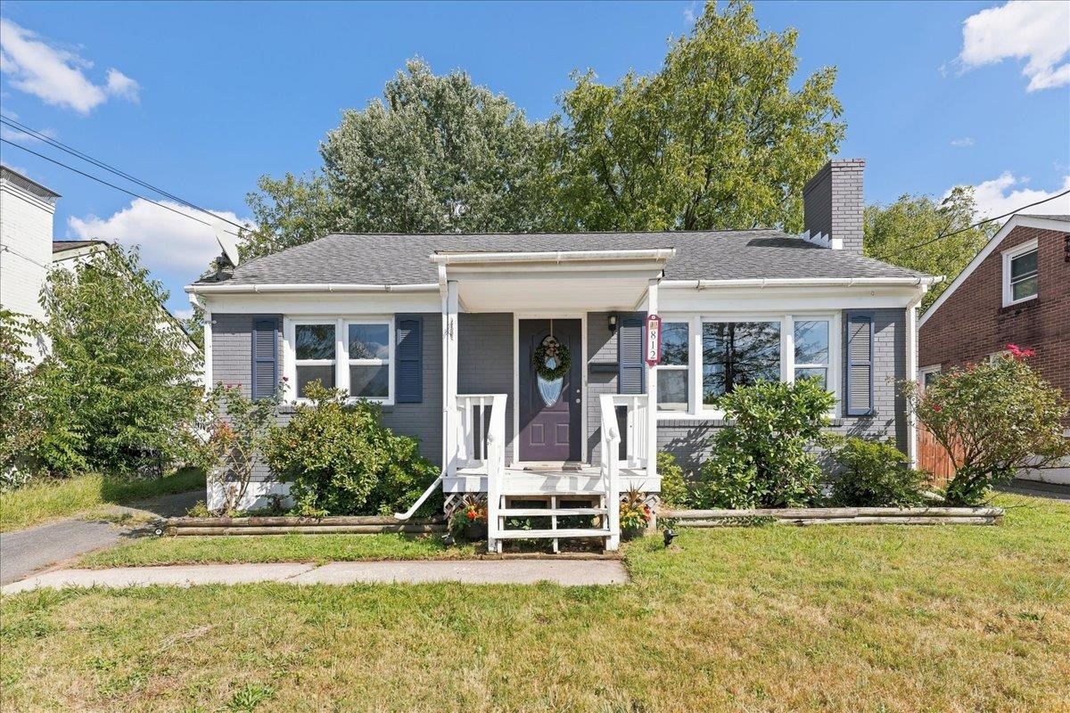 812 FLORENCE AVE, WAYNESBORO, Virginia 22980, 3 Bedrooms Bedrooms, ,1 BathroomBathrooms,Residential,812 FLORENCE AVE,681172 MLS # 681172 812 FLORENCE AVE, WAYNESBORO, Virginia 22980, 3 Bedrooms Bedrooms, ,1 BathroomBathrooms,Residential,812 FLORENCE AVE,681172 MLS # 681172