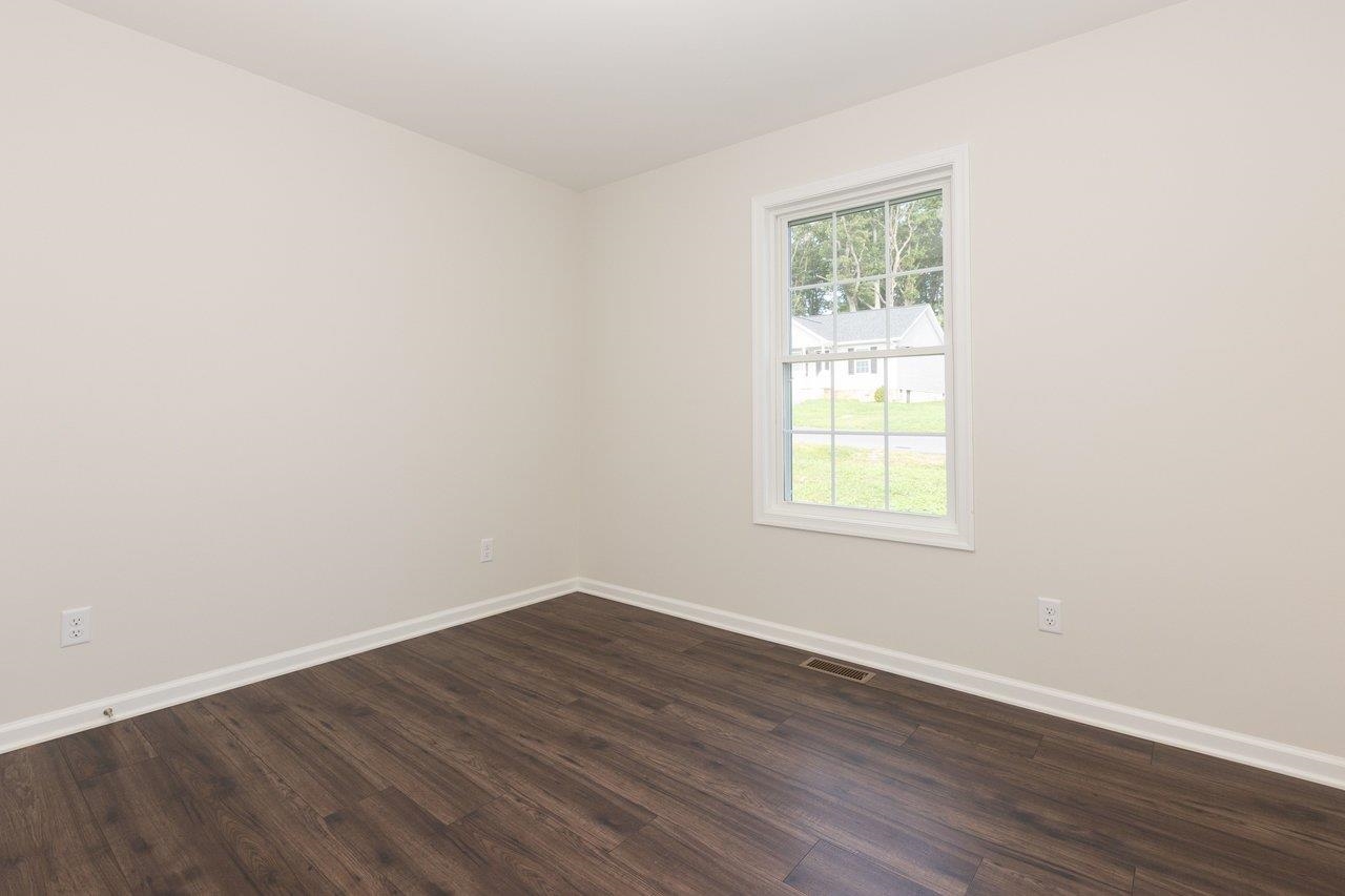 2315 WHITESTONE DR, ROCKINGHAM, Virginia 22801, 3 Bedrooms Bedrooms, ,2 BathroomsBathrooms,Residential,2315 WHITESTONE DR,681316 MLS # 681316 2315 WHITESTONE DR, ROCKINGHAM, Virginia 22801, 3 Bedrooms Bedrooms, ,2 BathroomsBathrooms,Residential,2315 WHITESTONE DR,681316 MLS # 681316