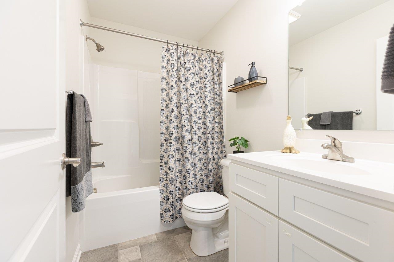 2315 WHITESTONE DR, ROCKINGHAM, Virginia 22801, 3 Bedrooms Bedrooms, ,2 BathroomsBathrooms,Residential,2315 WHITESTONE DR,681316 MLS # 681316 2315 WHITESTONE DR, ROCKINGHAM, Virginia 22801, 3 Bedrooms Bedrooms, ,2 BathroomsBathrooms,Residential,2315 WHITESTONE DR,681316 MLS # 681316