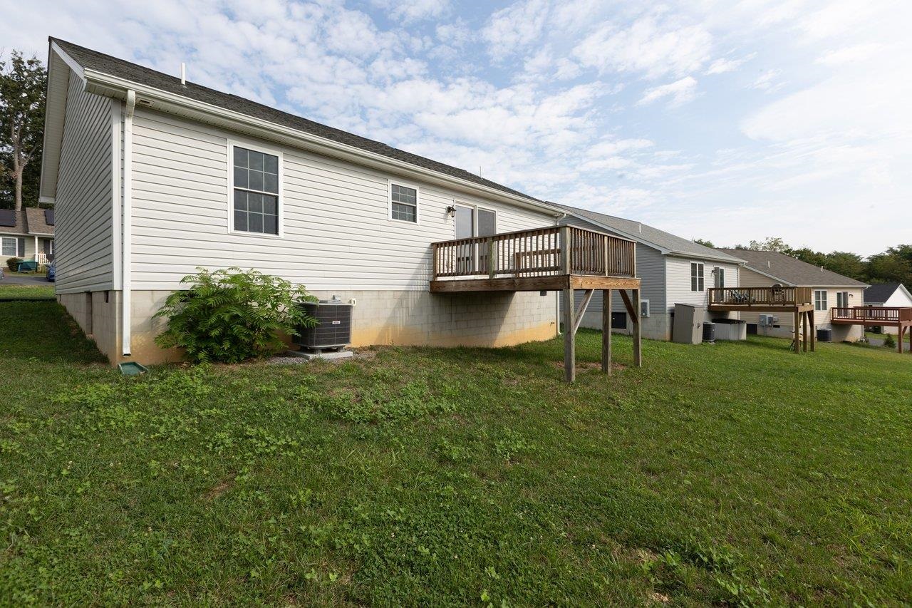 2315 WHITESTONE DR, ROCKINGHAM, Virginia 22801, 3 Bedrooms Bedrooms, ,2 BathroomsBathrooms,Residential,2315 WHITESTONE DR,681316 MLS # 681316 2315 WHITESTONE DR, ROCKINGHAM, Virginia 22801, 3 Bedrooms Bedrooms, ,2 BathroomsBathrooms,Residential,2315 WHITESTONE DR,681316 MLS # 681316