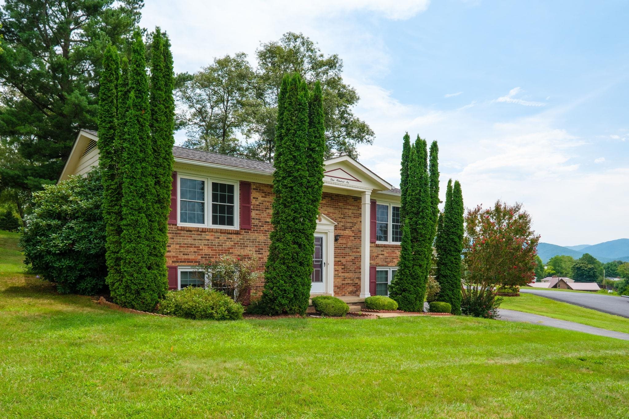 106 HILLSIDE AVE, ELKTON, Virginia 22827, 3 Bedrooms Bedrooms, ,2 BathroomsBathrooms,Residential,Peters,106 HILLSIDE AVE,681298 MLS # 681298 106 HILLSIDE AVE, ELKTON, Virginia 22827, 3 Bedrooms Bedrooms, ,2 BathroomsBathrooms,Residential,Peters,106 HILLSIDE AVE,681298 MLS # 681298