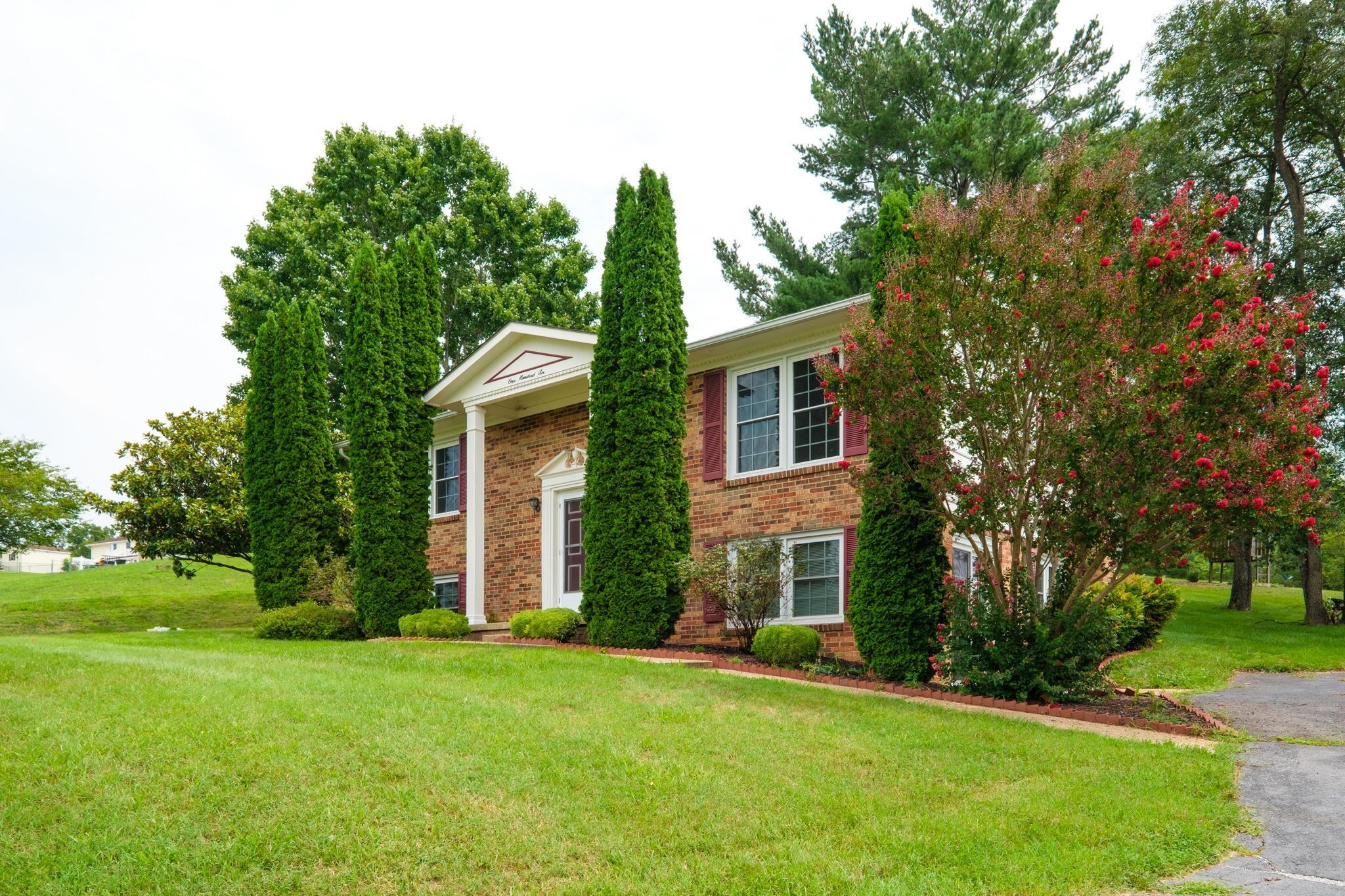 106 HILLSIDE AVE, ELKTON, Virginia 22827, 3 Bedrooms Bedrooms, ,2 BathroomsBathrooms,Residential,Peters,106 HILLSIDE AVE,681298 MLS # 681298 106 HILLSIDE AVE, ELKTON, Virginia 22827, 3 Bedrooms Bedrooms, ,2 BathroomsBathrooms,Residential,Peters,106 HILLSIDE AVE,681298 MLS # 681298