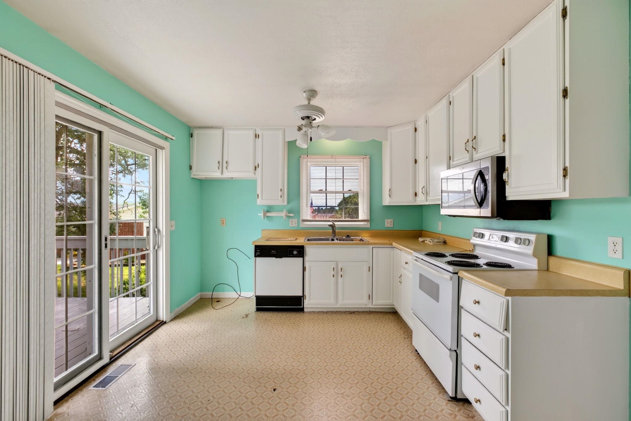 106 HILLSIDE AVE, ELKTON, Virginia 22827, 3 Bedrooms Bedrooms, ,2 BathroomsBathrooms,Residential,Peters,106 HILLSIDE AVE,681298 MLS # 681298 106 HILLSIDE AVE, ELKTON, Virginia 22827, 3 Bedrooms Bedrooms, ,2 BathroomsBathrooms,Residential,Peters,106 HILLSIDE AVE,681298 MLS # 681298