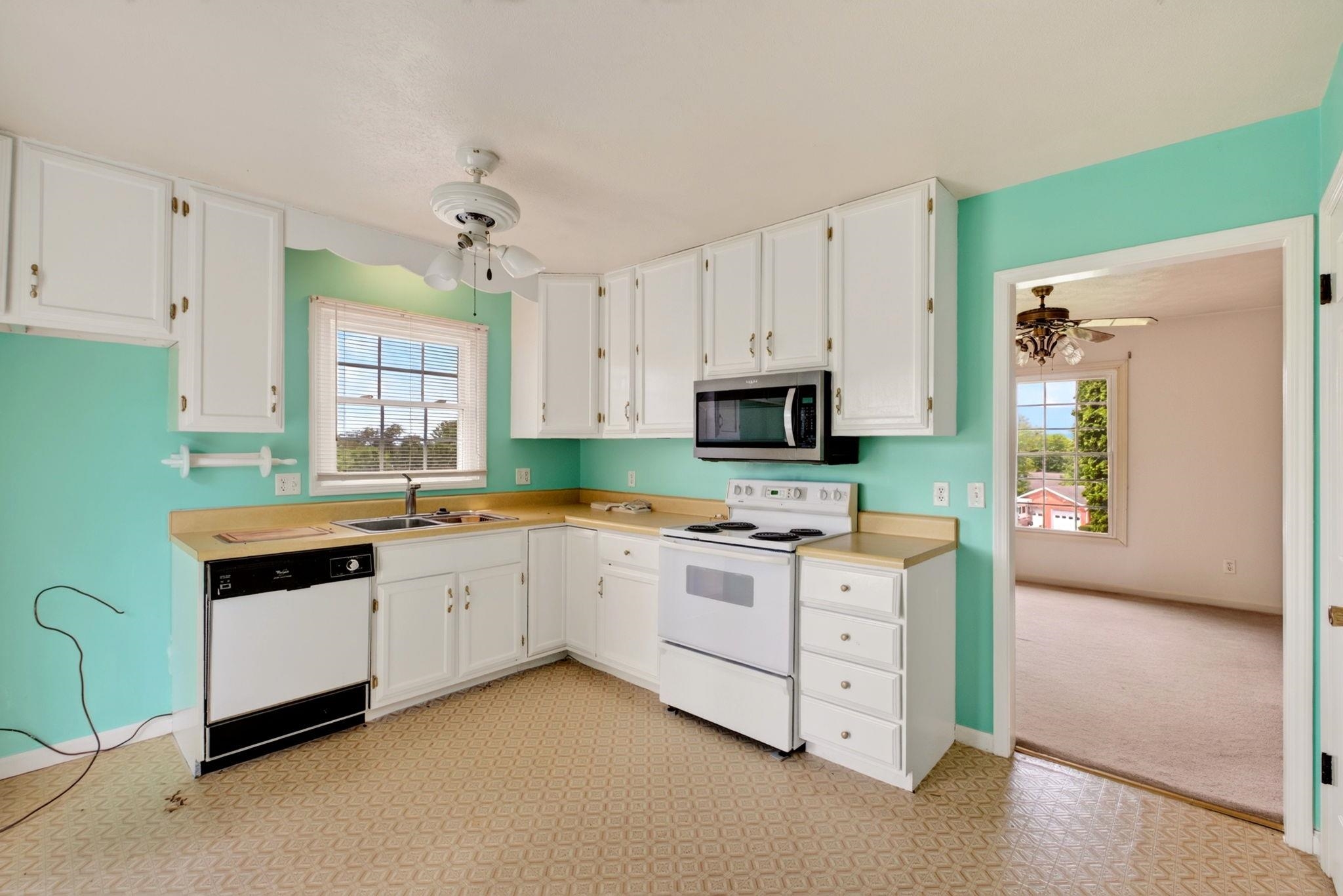 106 HILLSIDE AVE, ELKTON, Virginia 22827, 3 Bedrooms Bedrooms, ,2 BathroomsBathrooms,Residential,Peters,106 HILLSIDE AVE,681298 MLS # 681298 106 HILLSIDE AVE, ELKTON, Virginia 22827, 3 Bedrooms Bedrooms, ,2 BathroomsBathrooms,Residential,Peters,106 HILLSIDE AVE,681298 MLS # 681298
