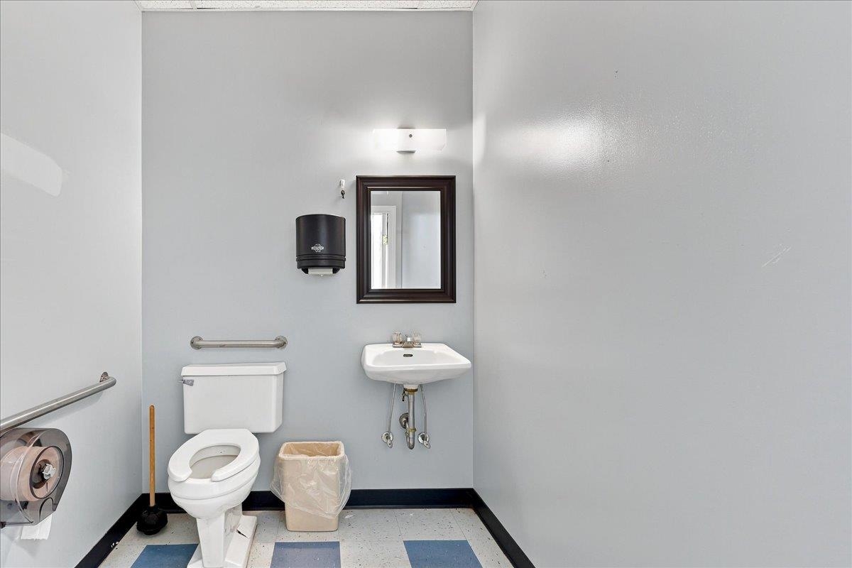 991 CHICAGO AVE, HARRISONBURG, Virginia 22802, ,Commercial,991 CHICAGO AVE,681320 MLS # 681320