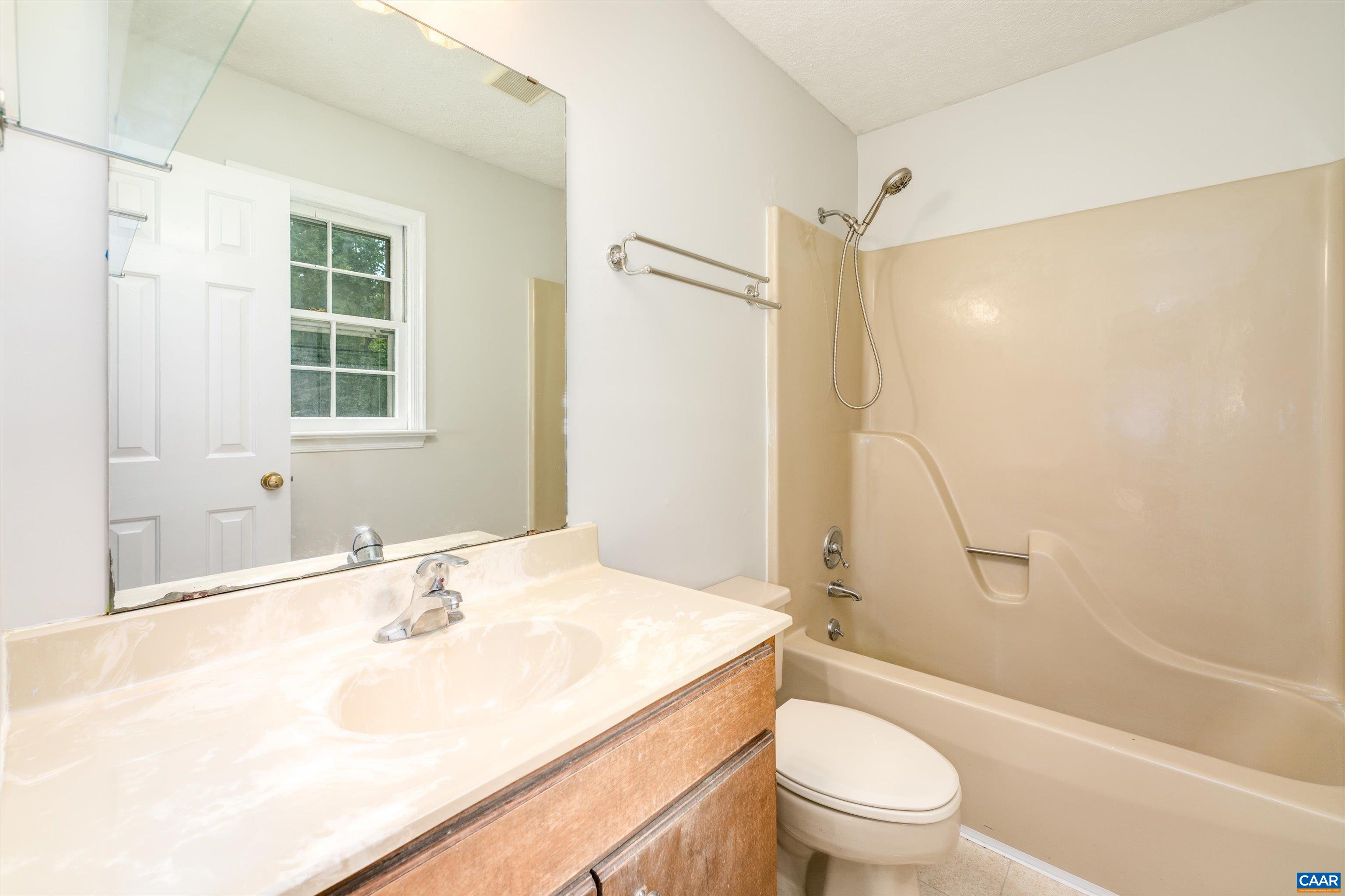 4813 MECHUNK RD, KESWICK, Virginia 22947, 3 Bedrooms Bedrooms, ,3 BathroomsBathrooms,Residential,4813 MECHUNK RD,681294 MLS # 681294 4813 MECHUNK RD, KESWICK, Virginia 22947, 3 Bedrooms Bedrooms, ,3 BathroomsBathrooms,Residential,4813 MECHUNK RD,681294 MLS # 681294