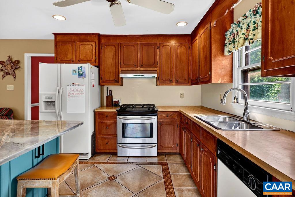 1200 RED PINE CT, CROZET, Virginia 22932, 3 Bedrooms Bedrooms, ,2 BathroomsBathrooms,Residential,1200 RED PINE CT,681335 MLS # 681335 1200 RED PINE CT, CROZET, Virginia 22932, 3 Bedrooms Bedrooms, ,2 BathroomsBathrooms,Residential,1200 RED PINE CT,681335 MLS # 681335