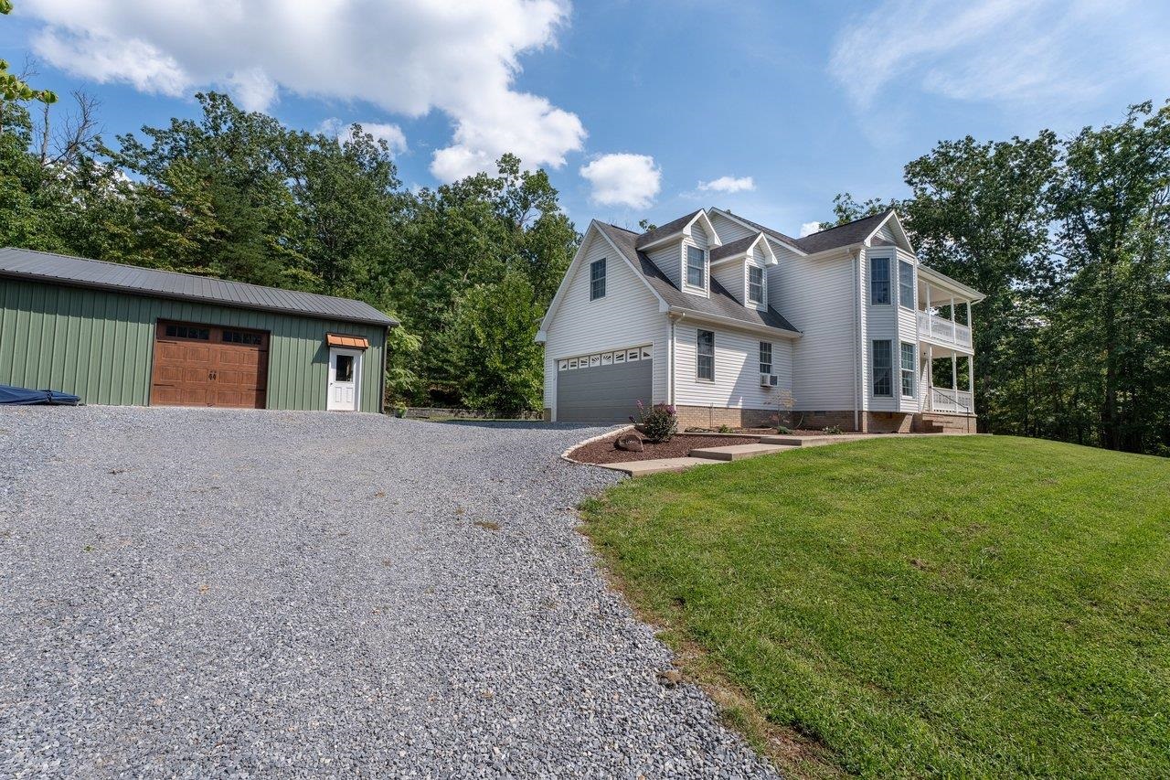19806 HUCKLEBERRY RD, ELKTON, Virginia 22827, 3 Bedrooms Bedrooms, ,2 BathroomsBathrooms,Residential,19806 HUCKLEBERRY RD,681336 MLS # 681336