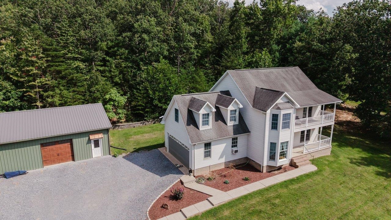 19806 HUCKLEBERRY RD, ELKTON, Virginia 22827, 3 Bedrooms Bedrooms, ,2 BathroomsBathrooms,Residential,19806 HUCKLEBERRY RD,681336 MLS # 681336