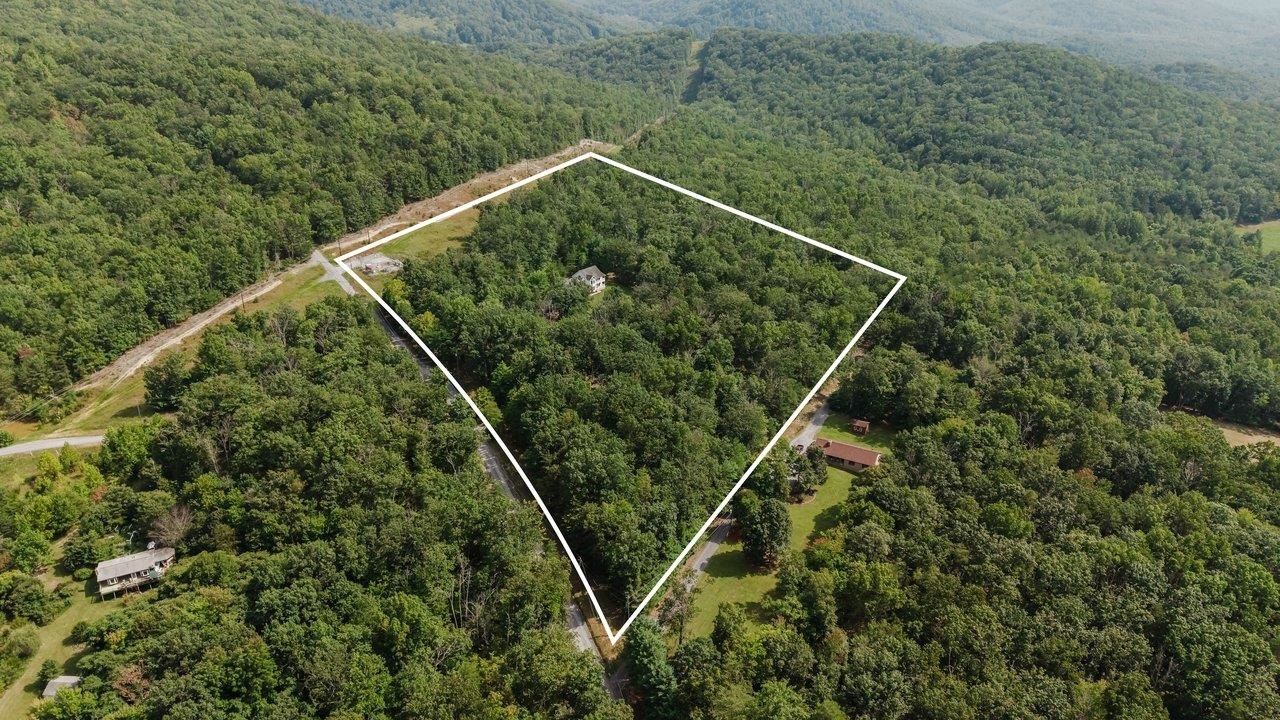 19806 HUCKLEBERRY RD, ELKTON, Virginia 22827, 3 Bedrooms Bedrooms, ,2 BathroomsBathrooms,Residential,19806 HUCKLEBERRY RD,681336 MLS # 681336