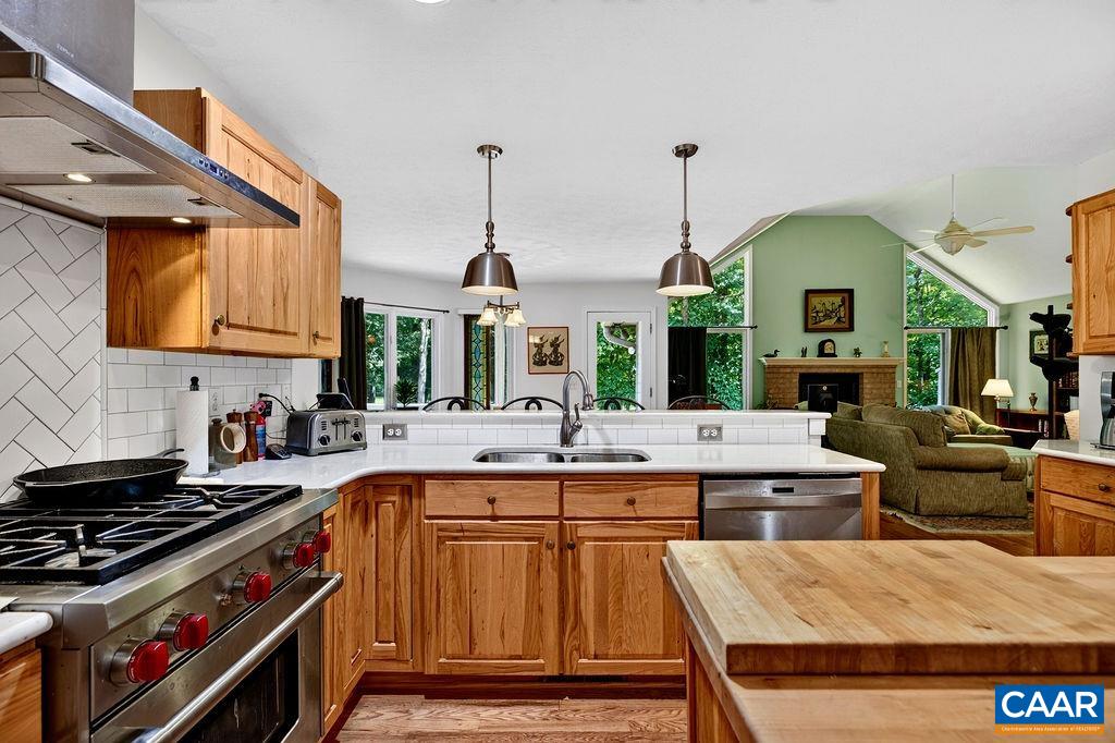 385 WOOD NETTLE LN, NELLYSFORD, Virginia 22958, 3 Bedrooms Bedrooms, ,2 BathroomsBathrooms,Residential,385 WOOD NETTLE LN,681345 MLS # 681345