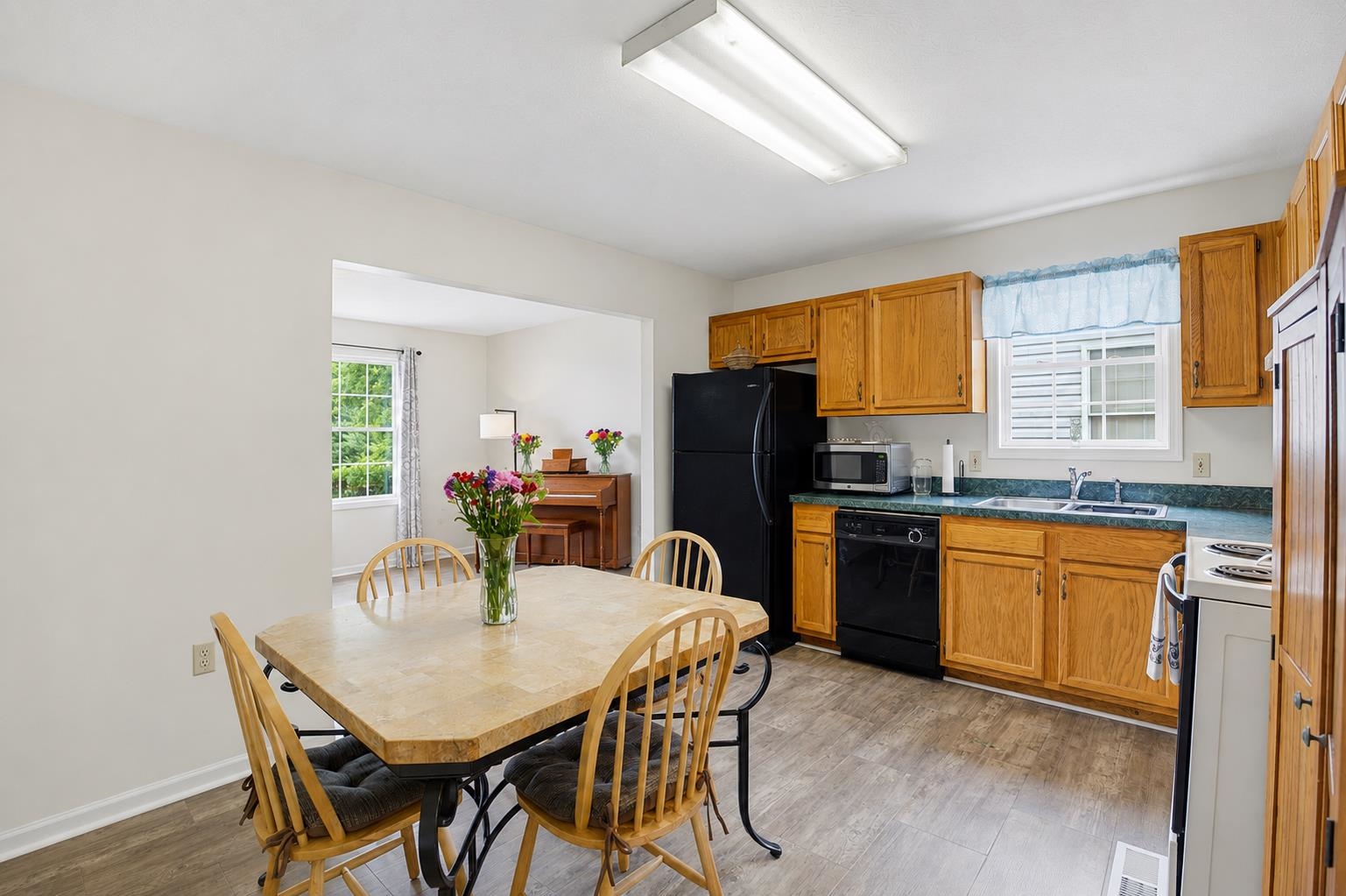 1412 C ST, WAYNESBORO, Virginia 22980, 4 Bedrooms Bedrooms, ,2 BathroomsBathrooms,Residential,1412 C ST,681348 MLS # 681348 1412 C ST, WAYNESBORO, Virginia 22980, 4 Bedrooms Bedrooms, ,2 BathroomsBathrooms,Residential,1412 C ST,681348 MLS # 681348
