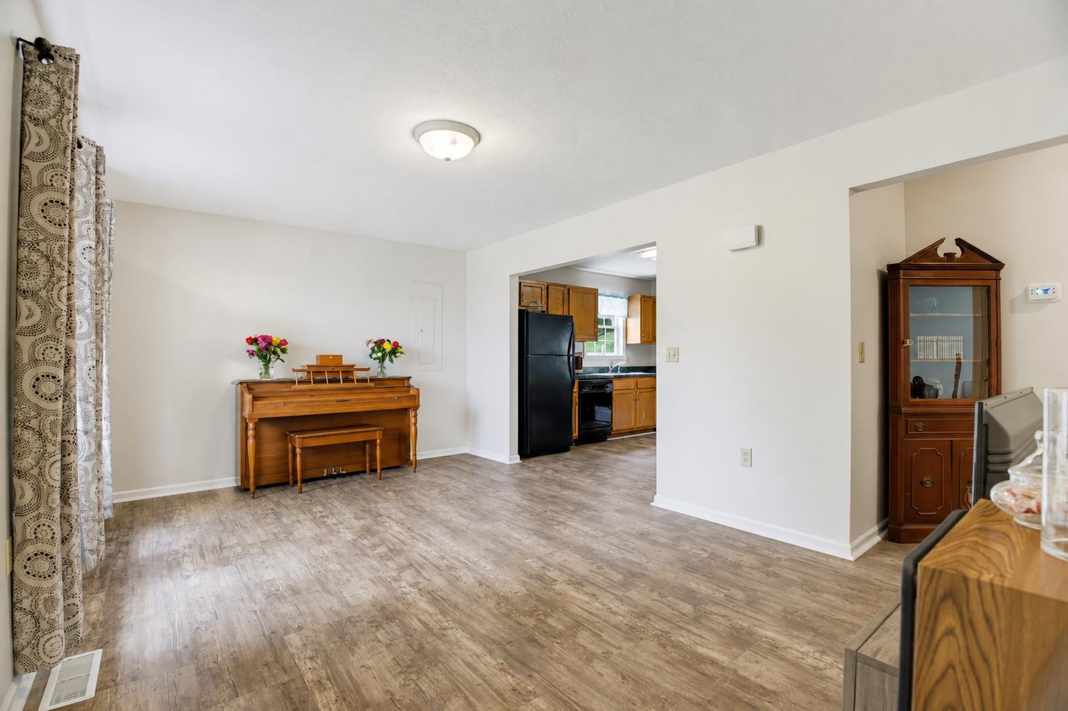 1412 C ST, WAYNESBORO, Virginia 22980, 4 Bedrooms Bedrooms, ,2 BathroomsBathrooms,Residential,1412 C ST,681348 MLS # 681348 1412 C ST, WAYNESBORO, Virginia 22980, 4 Bedrooms Bedrooms, ,2 BathroomsBathrooms,Residential,1412 C ST,681348 MLS # 681348