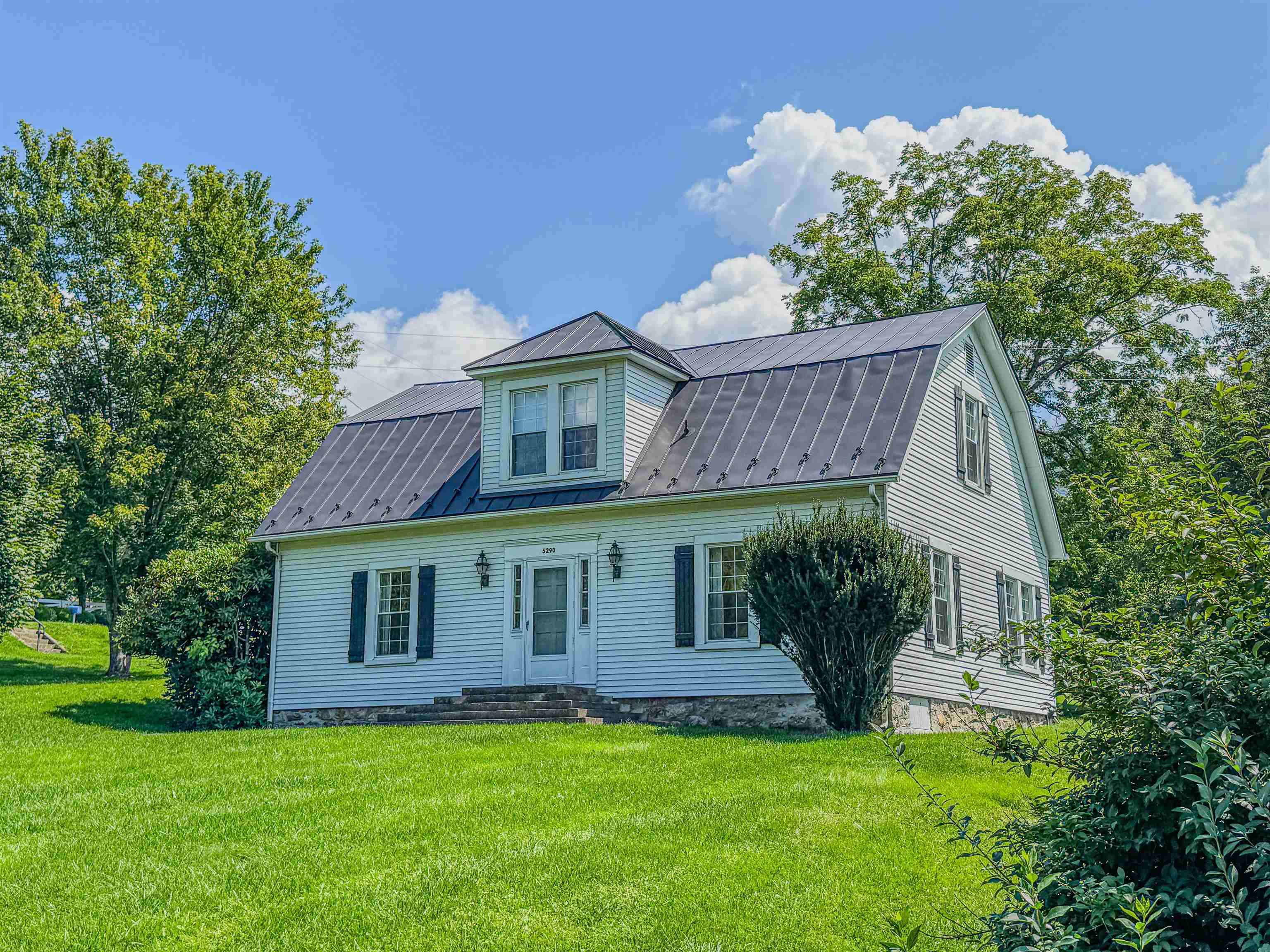 5290 SAM SNEAD HWY, HOT SPRINGS, Virginia 24445, 3 Bedrooms Bedrooms, ,1 BathroomBathrooms,Residential,5290 SAM SNEAD HWY,681355 MLS # 681355 5290 SAM SNEAD HWY, HOT SPRINGS, Virginia 24445, 3 Bedrooms Bedrooms, ,1 BathroomBathrooms,Residential,5290 SAM SNEAD HWY,681355 MLS # 681355