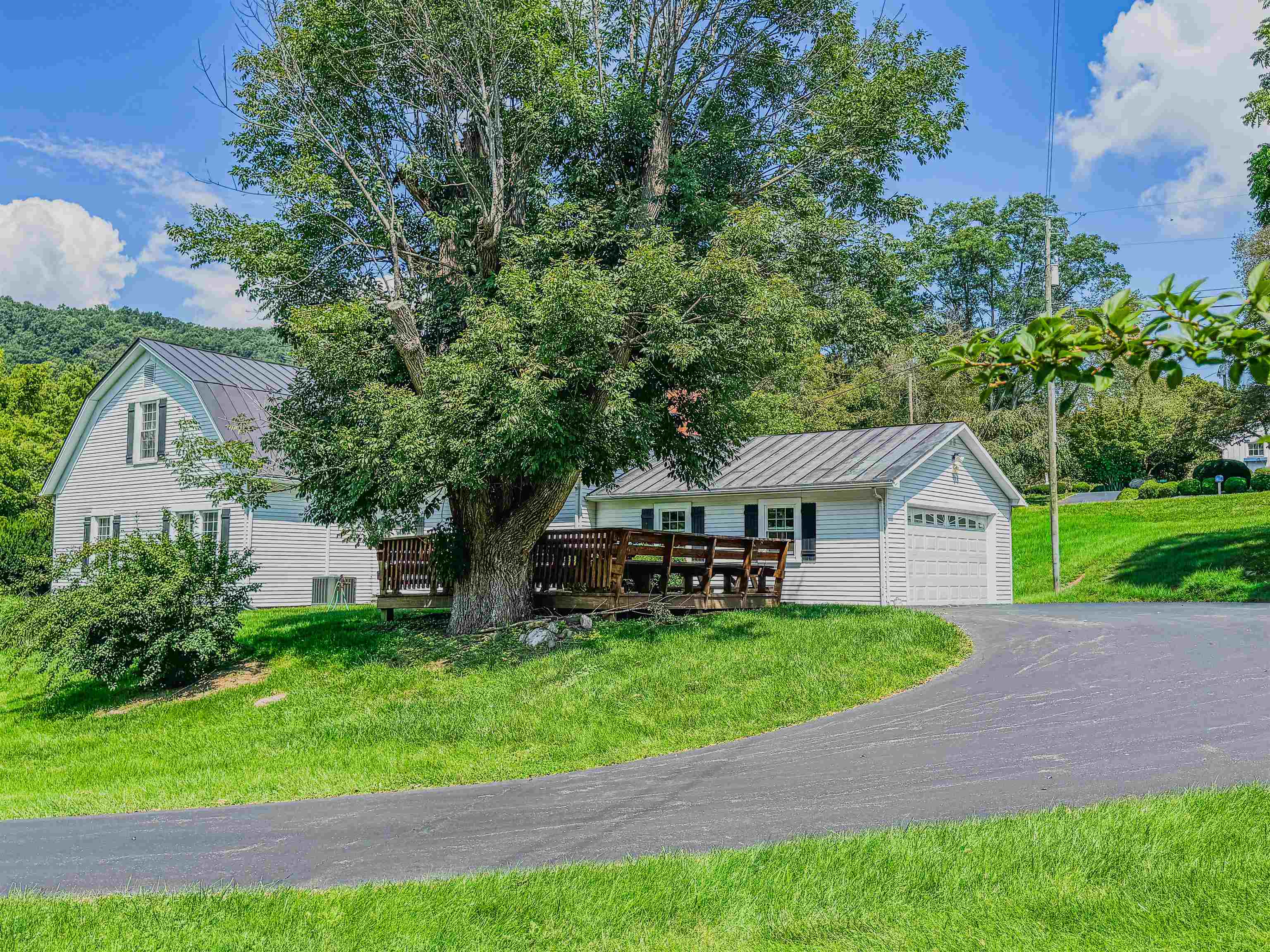 5290 SAM SNEAD HWY, HOT SPRINGS, Virginia 24445, 3 Bedrooms Bedrooms, ,1 BathroomBathrooms,Residential,5290 SAM SNEAD HWY,681355 MLS # 681355 5290 SAM SNEAD HWY, HOT SPRINGS, Virginia 24445, 3 Bedrooms Bedrooms, ,1 BathroomBathrooms,Residential,5290 SAM SNEAD HWY,681355 MLS # 681355