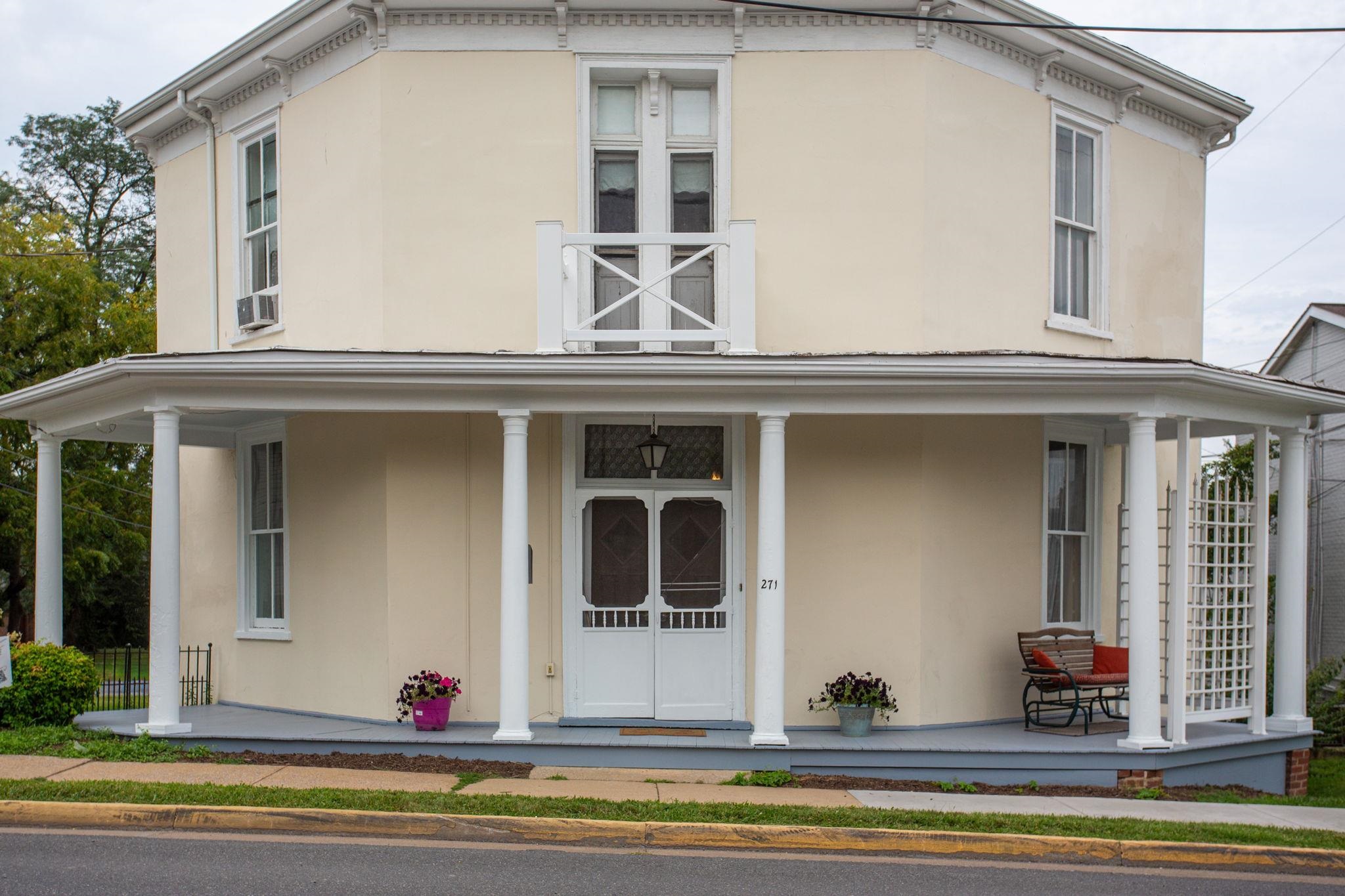 271 S LIBERTY ST, HARRISONBURG, Virginia 22801, 4 Bedrooms Bedrooms, ,2 BathroomsBathrooms,Residential,Quadrant 4 WS S Liberty St,271 S LIBERTY ST,681361 MLS # 681361