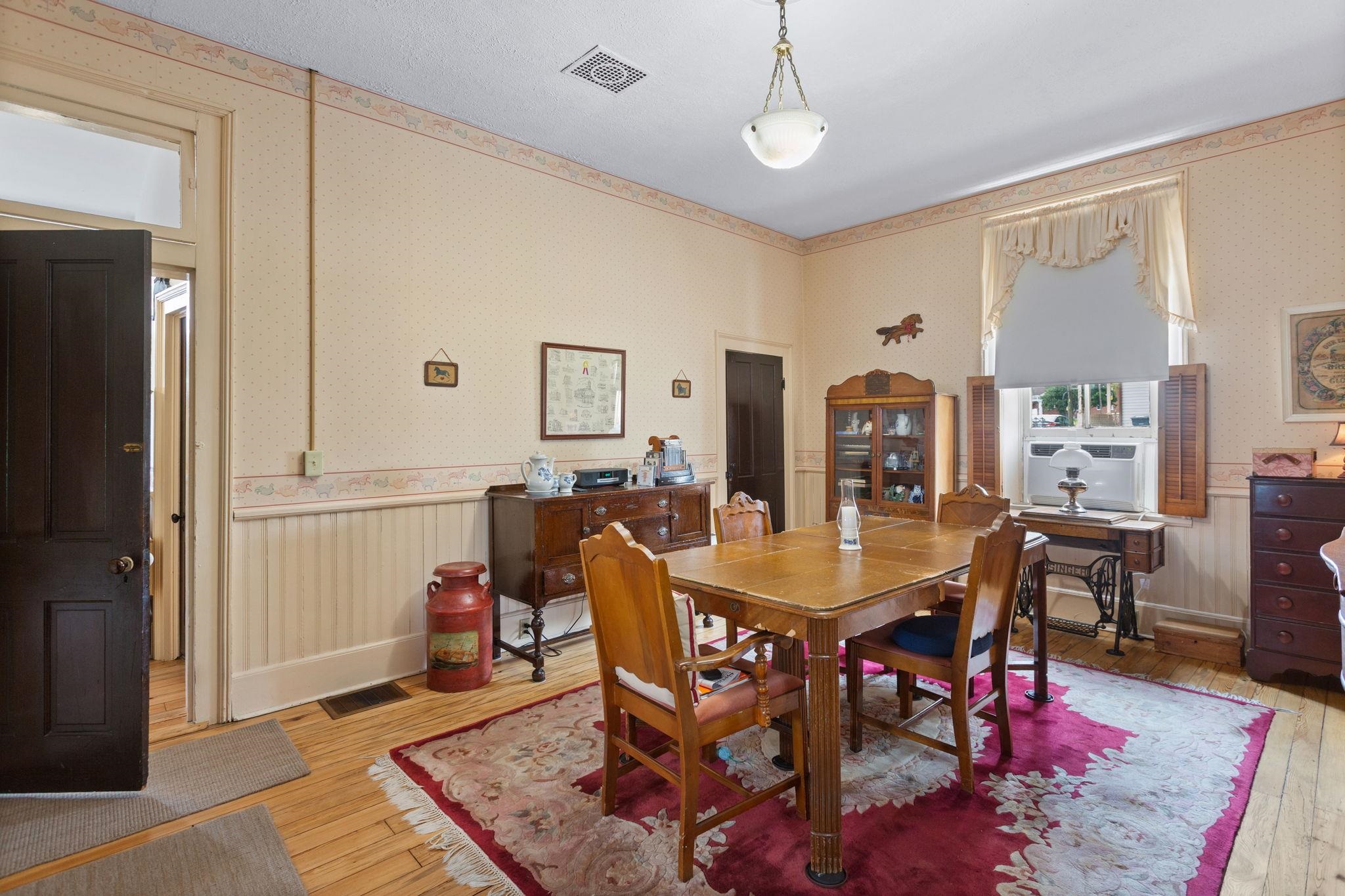 271 S LIBERTY ST, HARRISONBURG, Virginia 22801, 4 Bedrooms Bedrooms, ,2 BathroomsBathrooms,Residential,Quadrant 4 WS S Liberty St,271 S LIBERTY ST,681361 MLS # 681361