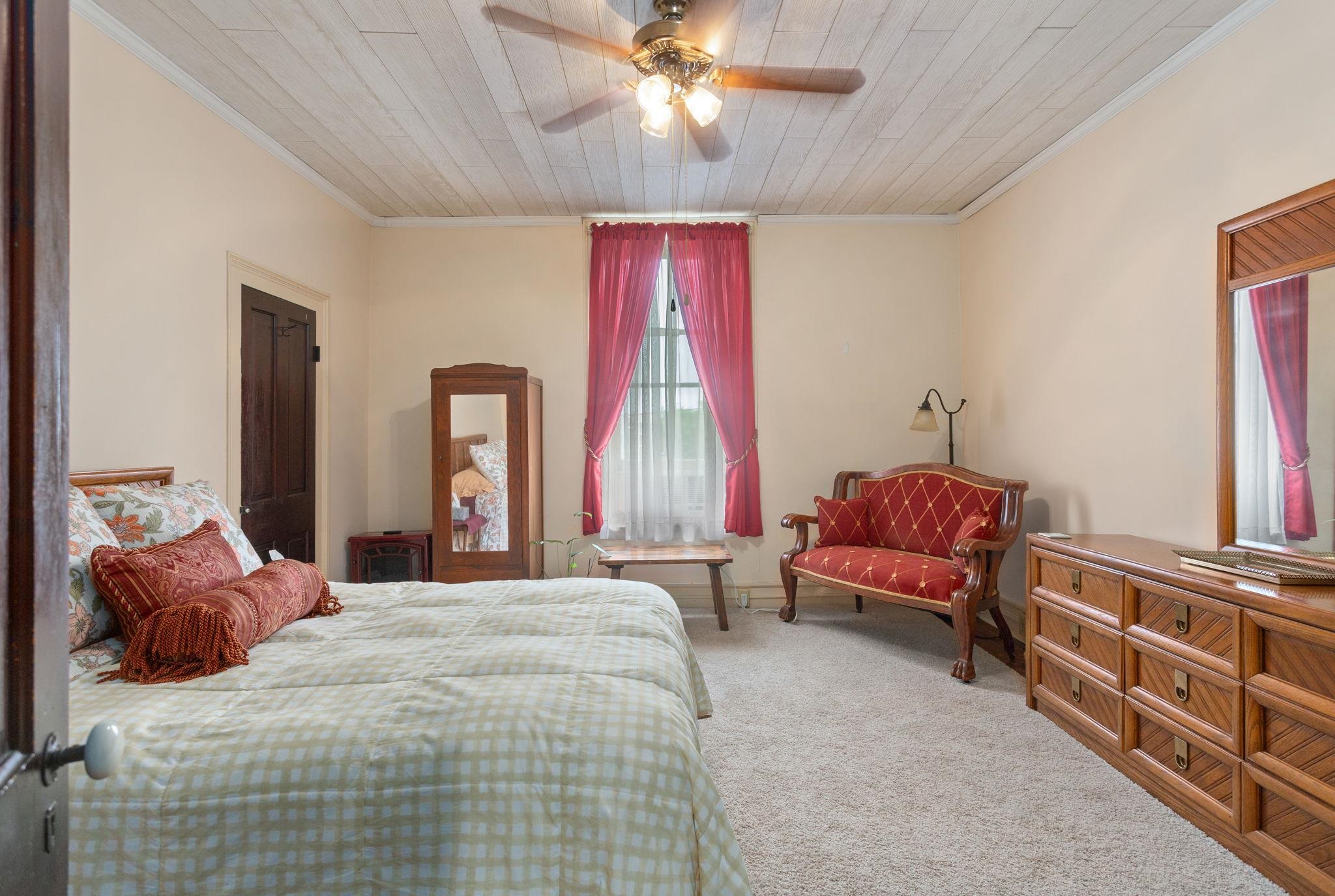 271 S LIBERTY ST, HARRISONBURG, Virginia 22801, 4 Bedrooms Bedrooms, ,2 BathroomsBathrooms,Residential,Quadrant 4 WS S Liberty St,271 S LIBERTY ST,681361 MLS # 681361