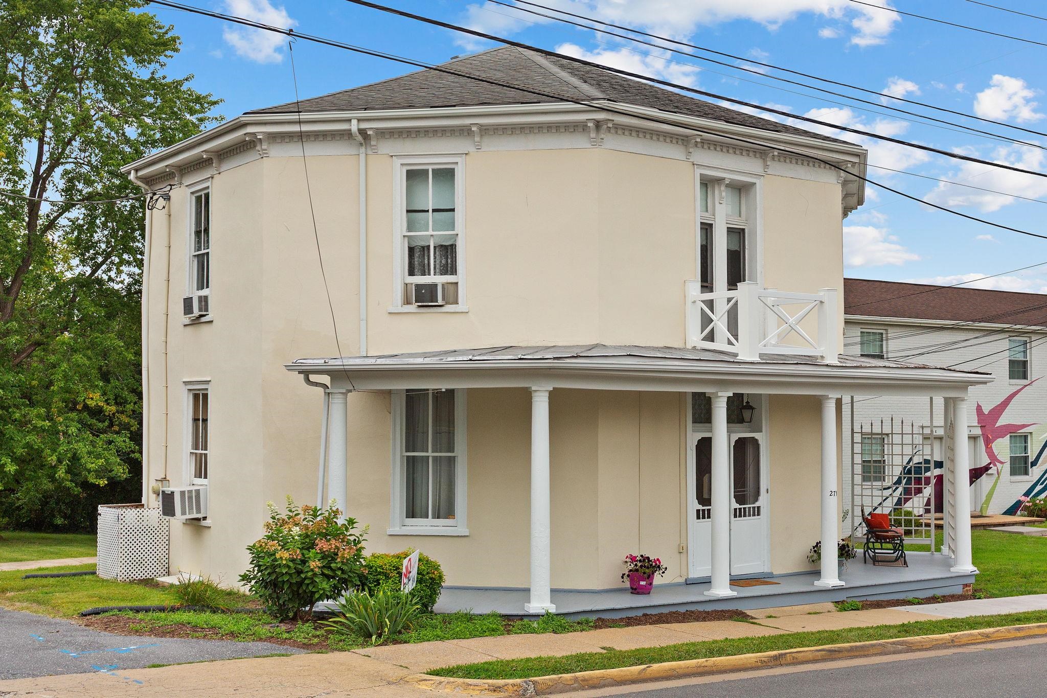271 S LIBERTY ST, HARRISONBURG, Virginia 22801, 4 Bedrooms Bedrooms, ,2 BathroomsBathrooms,Residential,Quadrant 4 WS S Liberty St,271 S LIBERTY ST,681361 MLS # 681361