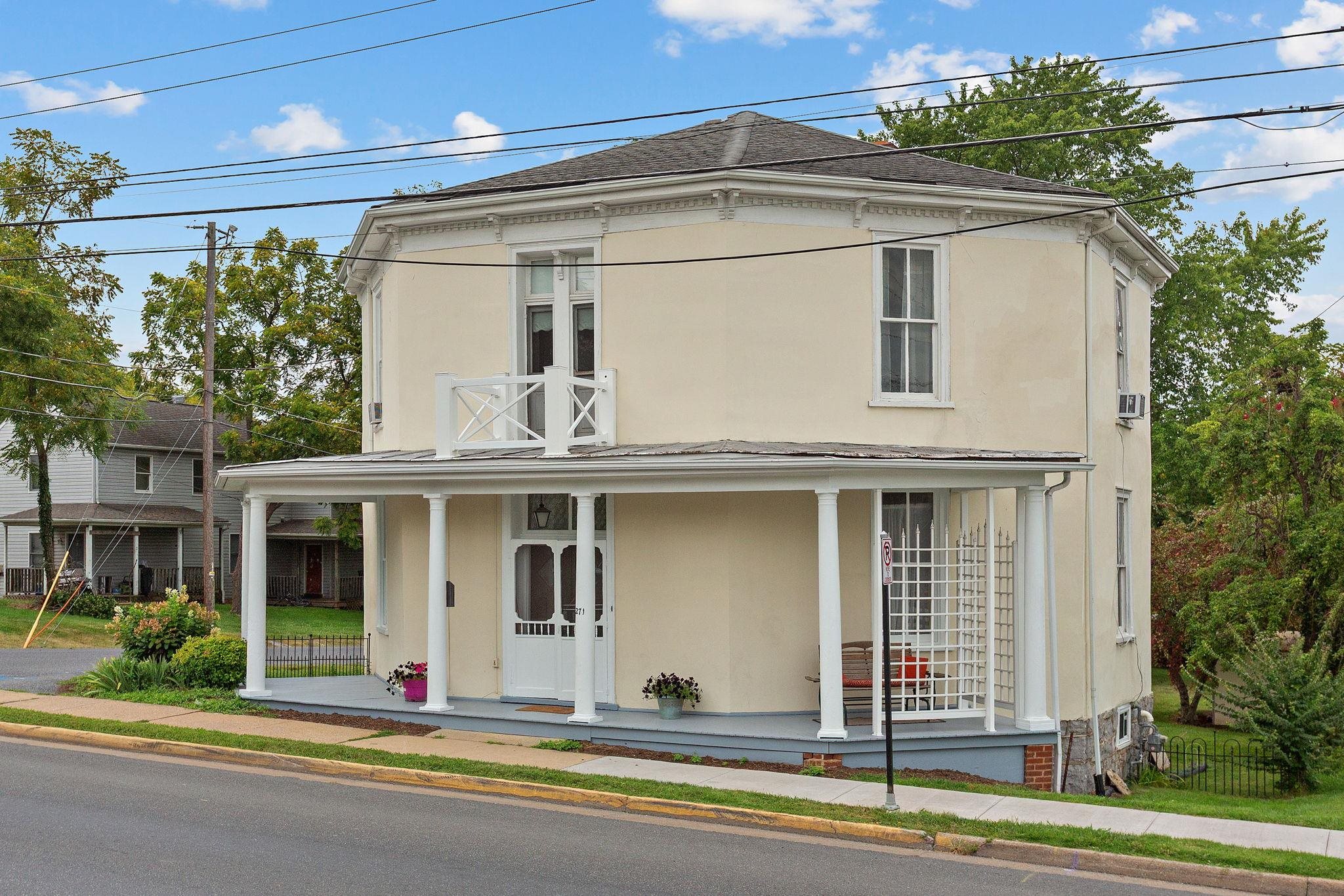 271 S LIBERTY ST, HARRISONBURG, Virginia 22801, 4 Bedrooms Bedrooms, ,2 BathroomsBathrooms,Residential,Quadrant 4 WS S Liberty St,271 S LIBERTY ST,681361 MLS # 681361