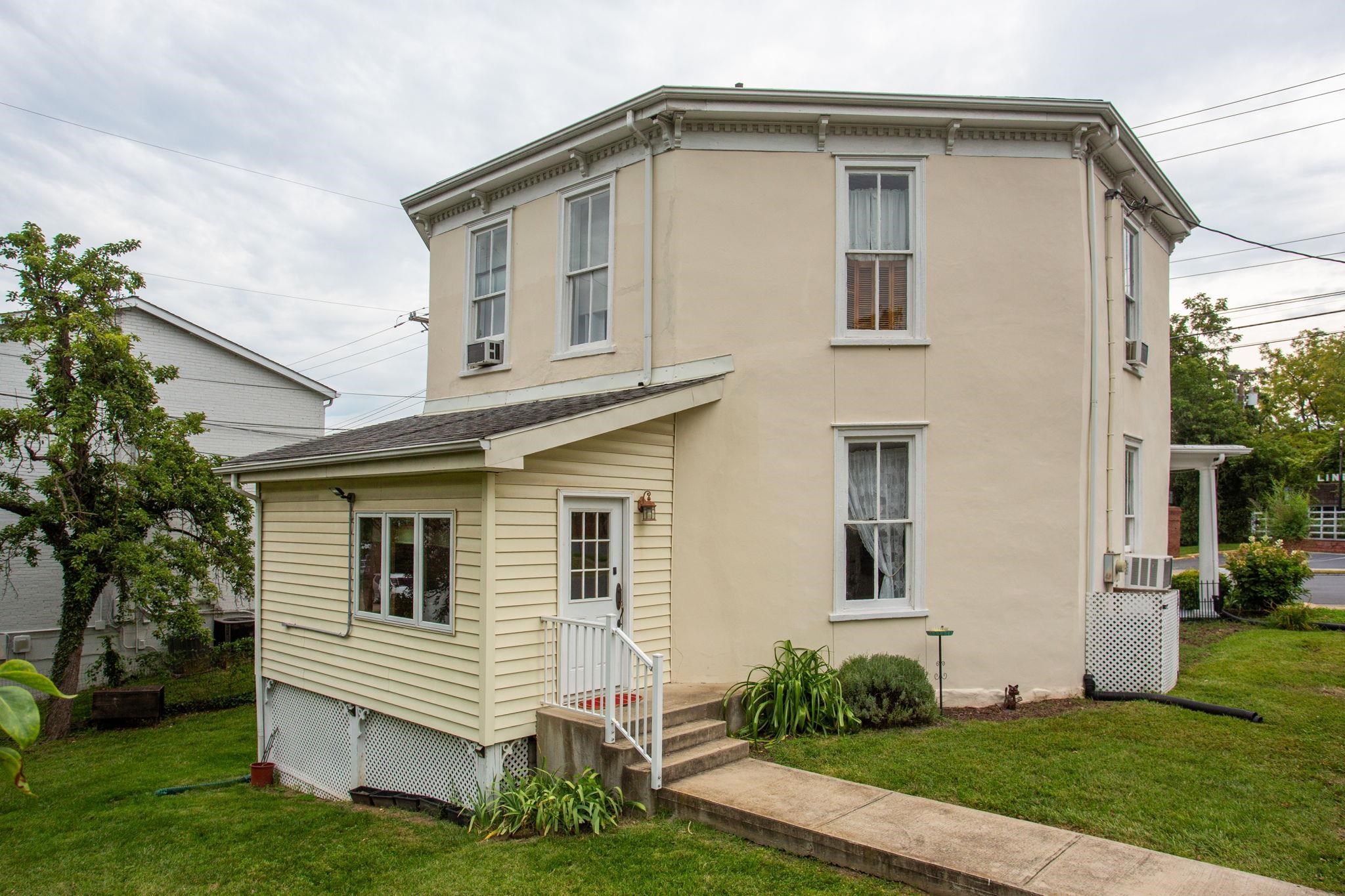 271 S LIBERTY ST, HARRISONBURG, Virginia 22801, 4 Bedrooms Bedrooms, ,2 BathroomsBathrooms,Residential,Quadrant 4 WS S Liberty St,271 S LIBERTY ST,681361 MLS # 681361