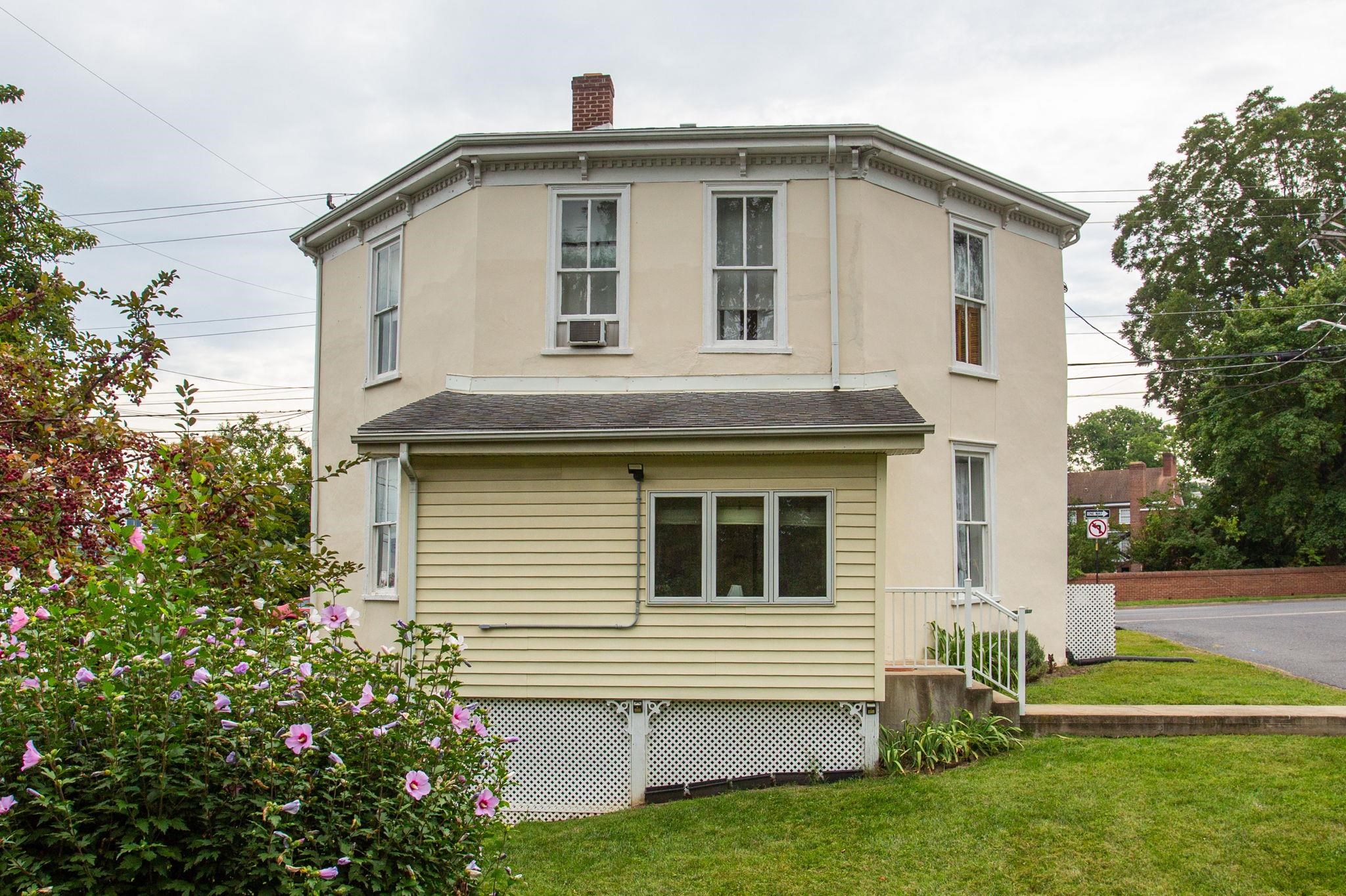 271 S LIBERTY ST, HARRISONBURG, Virginia 22801, 4 Bedrooms Bedrooms, ,2 BathroomsBathrooms,Residential,Quadrant 4 WS S Liberty St,271 S LIBERTY ST,681361 MLS # 681361