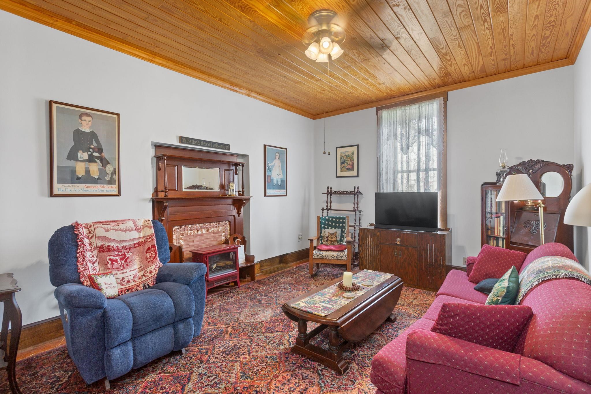 271 S LIBERTY ST, HARRISONBURG, Virginia 22801, 4 Bedrooms Bedrooms, ,2 BathroomsBathrooms,Residential,Quadrant 4 WS S Liberty St,271 S LIBERTY ST,681361 MLS # 681361