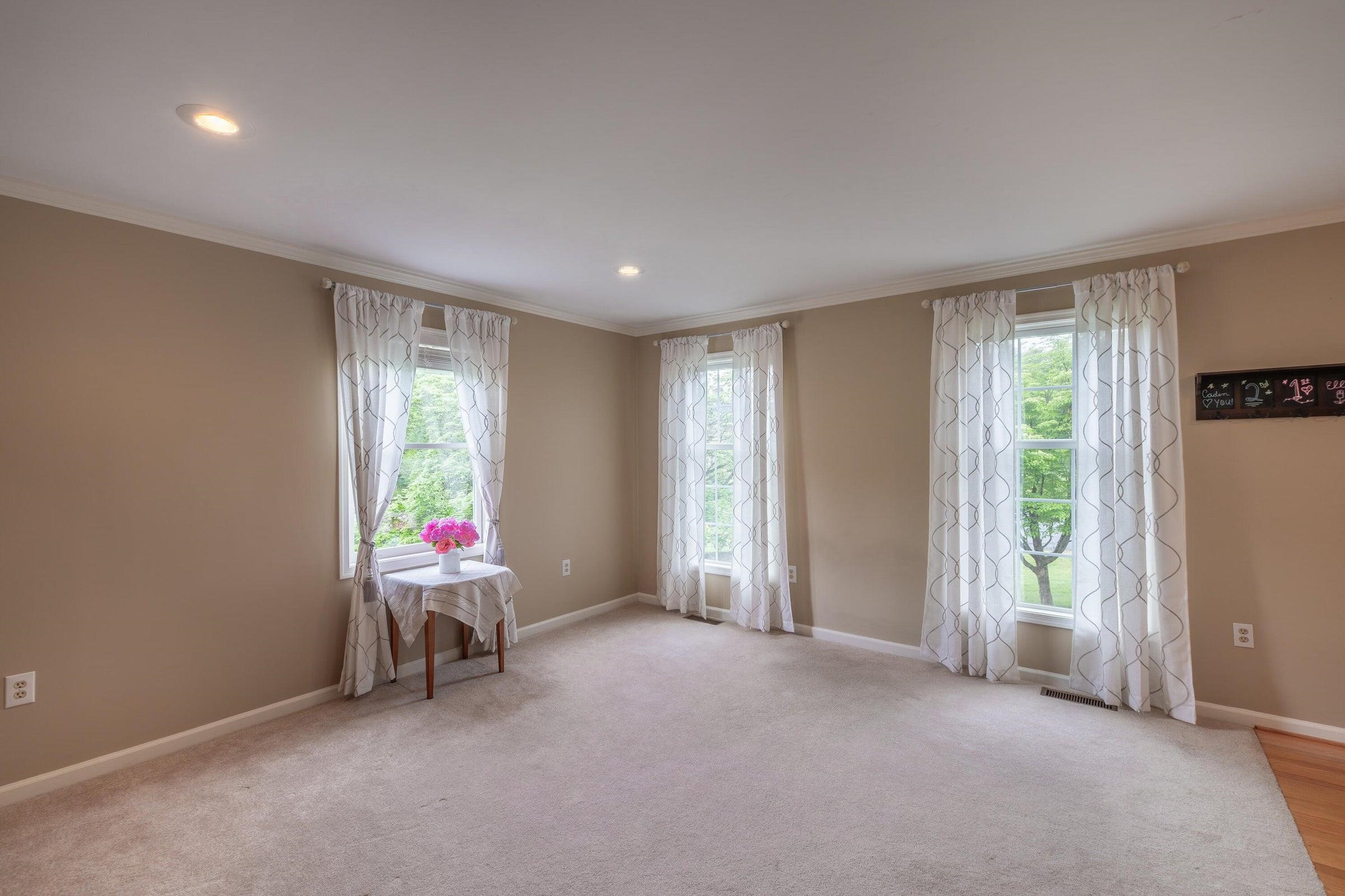 You will know exactly how you wish to use this attractive space. You will know exactly how you wish to use this attractive space.