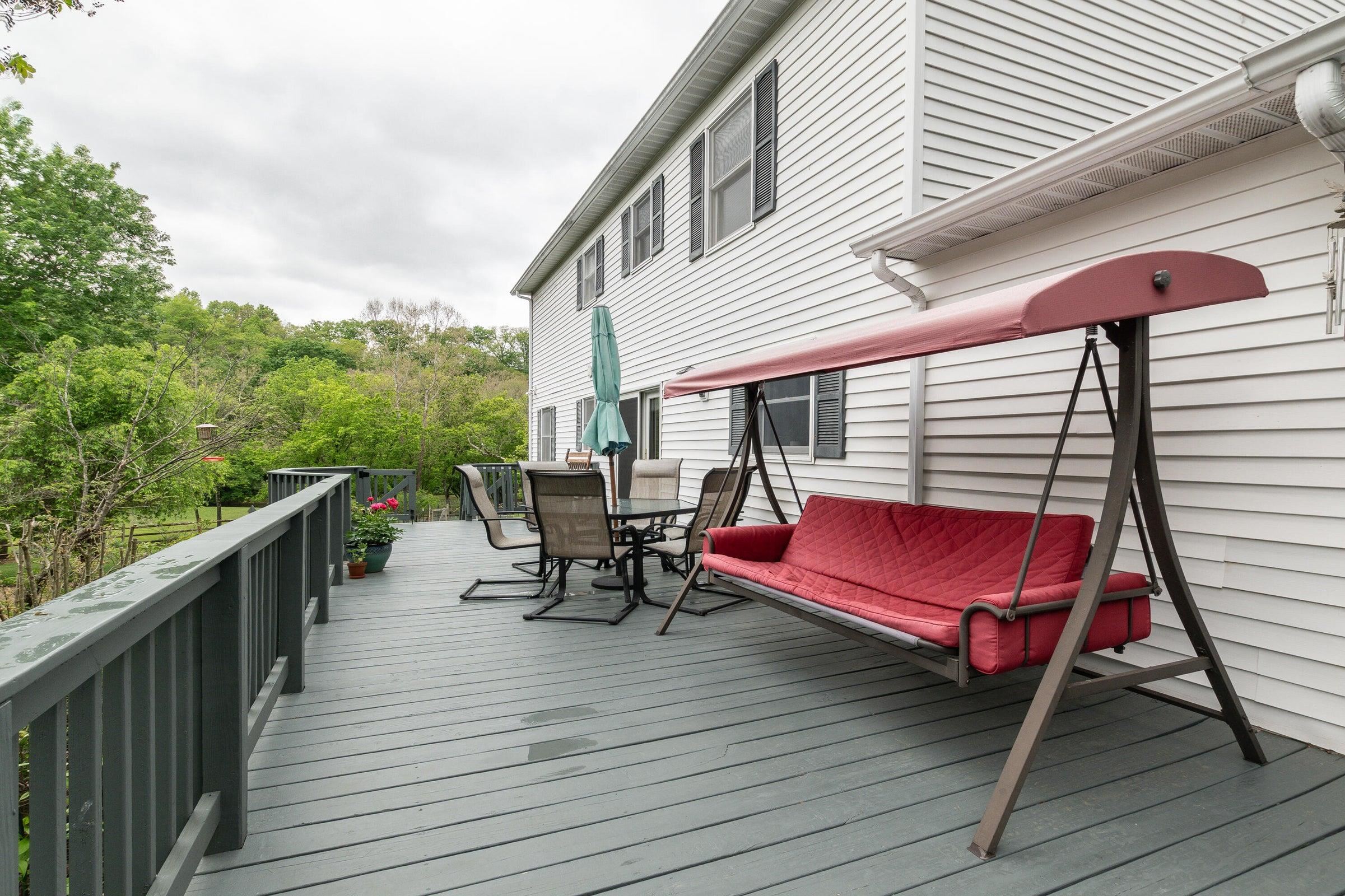 The rear deck has been newly renovated and stained. (09/2025) The rear deck has been newly renovated and stained. (09/2025)