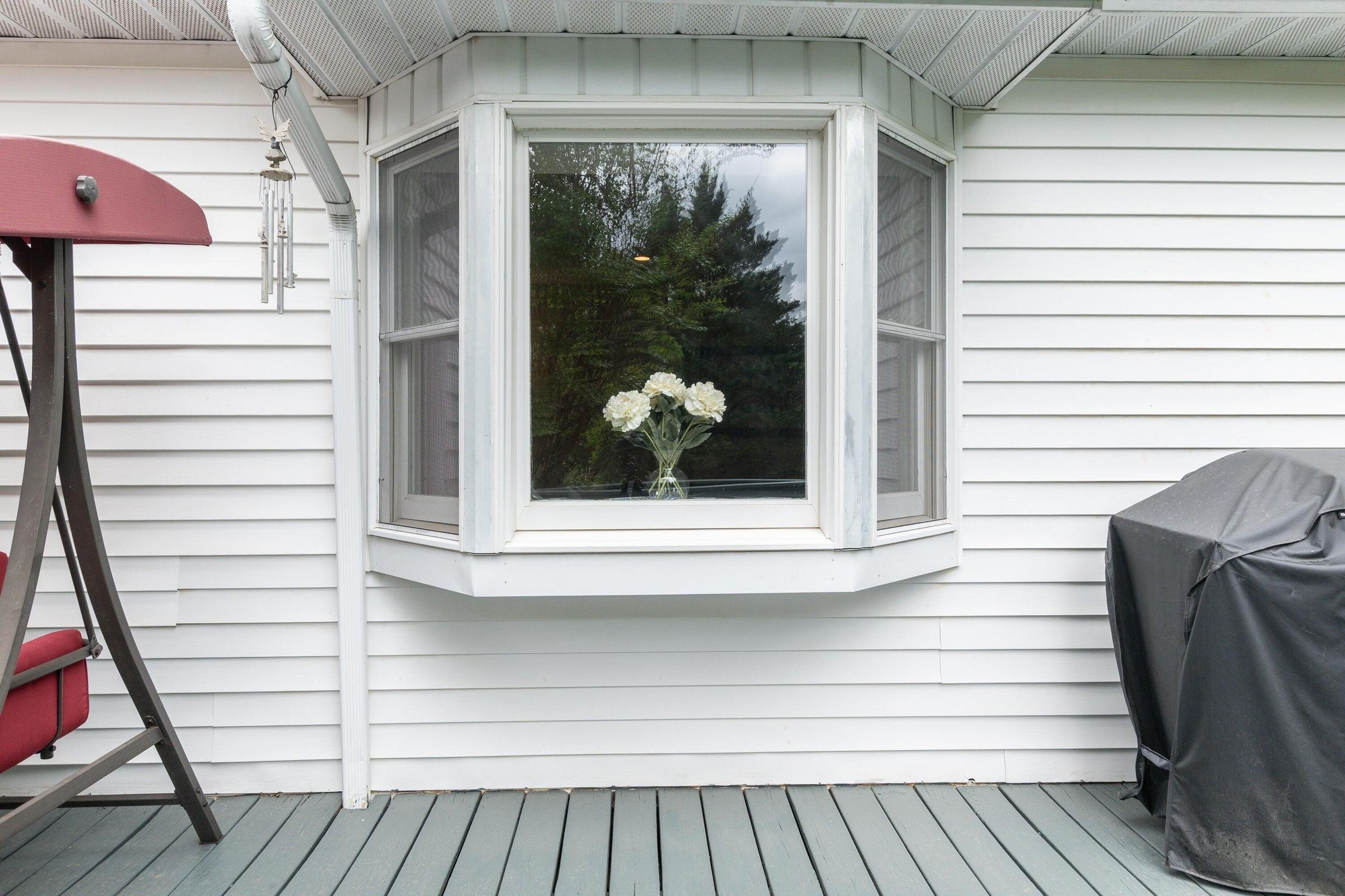 Window looking out onto the deck from the Family Room. Window looking out onto the deck from the Family Room.