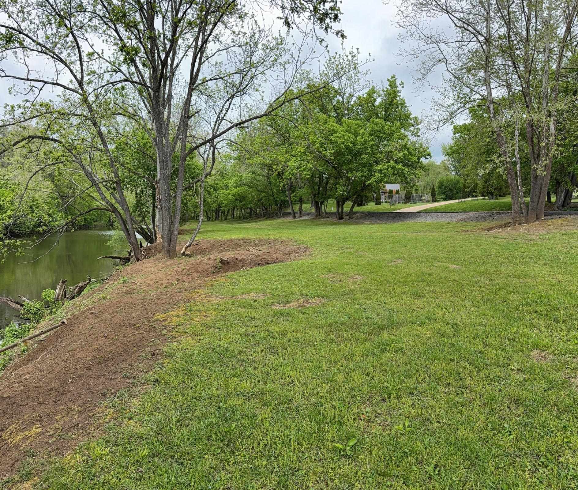 River access is a lovely bonus!!! River access is a lovely bonus!!!