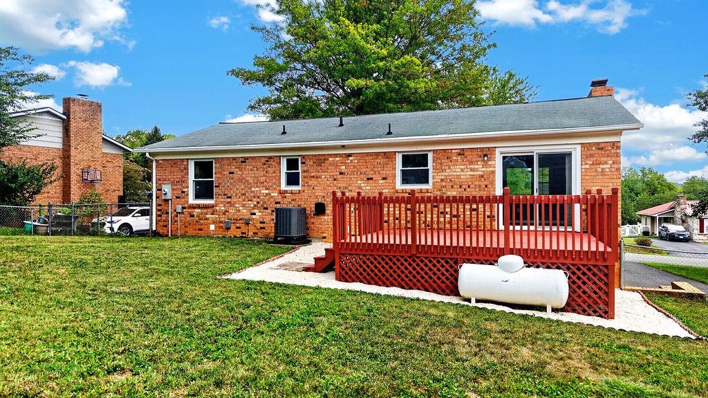 114 MILL STONE DR, VERONA, Virginia 24482, 4 Bedrooms Bedrooms, ,3 BathroomsBathrooms,Residential,114 MILL STONE DR,681390 MLS # 681390 114 MILL STONE DR, VERONA, Virginia 24482, 4 Bedrooms Bedrooms, ,3 BathroomsBathrooms,Residential,114 MILL STONE DR,681390 MLS # 681390