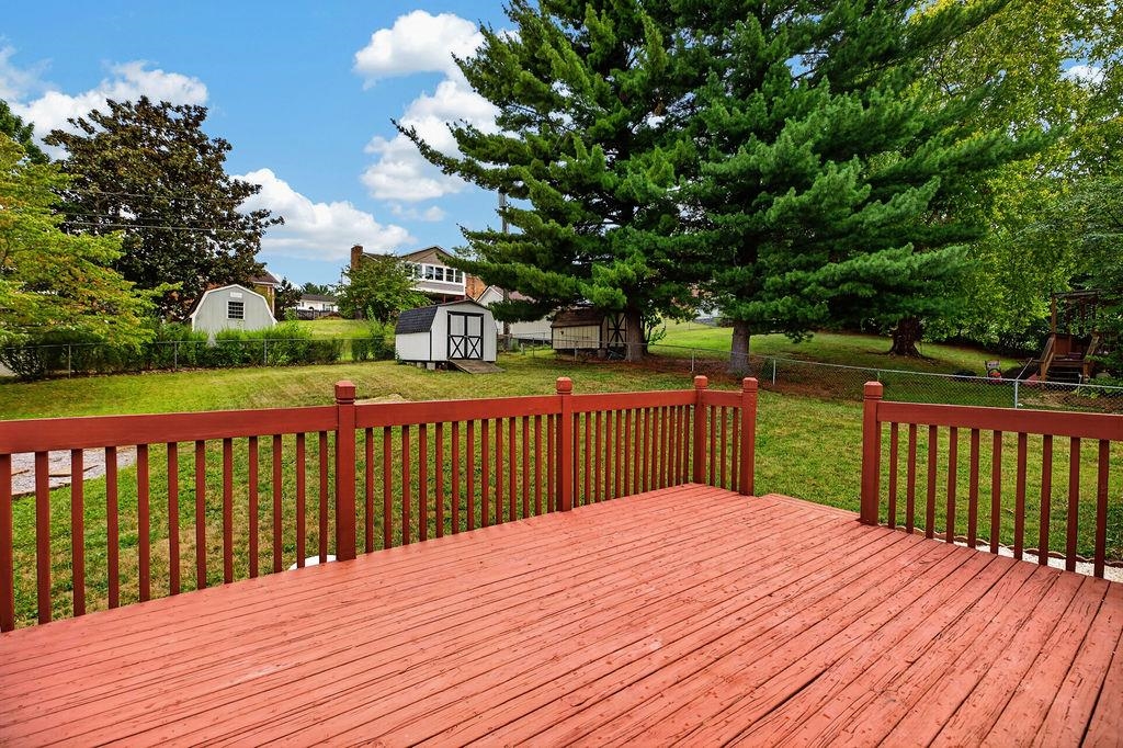 114 MILL STONE DR, VERONA, Virginia 24482, 4 Bedrooms Bedrooms, ,3 BathroomsBathrooms,Residential,114 MILL STONE DR,681390 MLS # 681390 114 MILL STONE DR, VERONA, Virginia 24482, 4 Bedrooms Bedrooms, ,3 BathroomsBathrooms,Residential,114 MILL STONE DR,681390 MLS # 681390