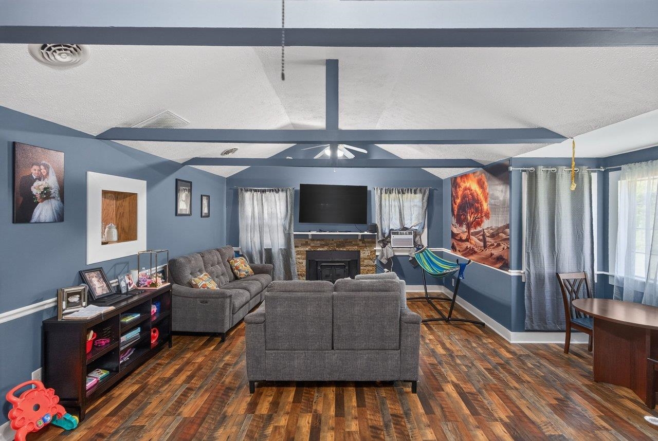 1200 WAHNONA AVE, SHENANDOAH, Virginia 22849, 3 Bedrooms Bedrooms, ,1 BathroomBathrooms,Residential,1200 WAHNONA AVE,679272 MLS # 679272 1200 WAHNONA AVE, SHENANDOAH, Virginia 22849, 3 Bedrooms Bedrooms, ,1 BathroomBathrooms,Residential,1200 WAHNONA AVE,679272 MLS # 679272