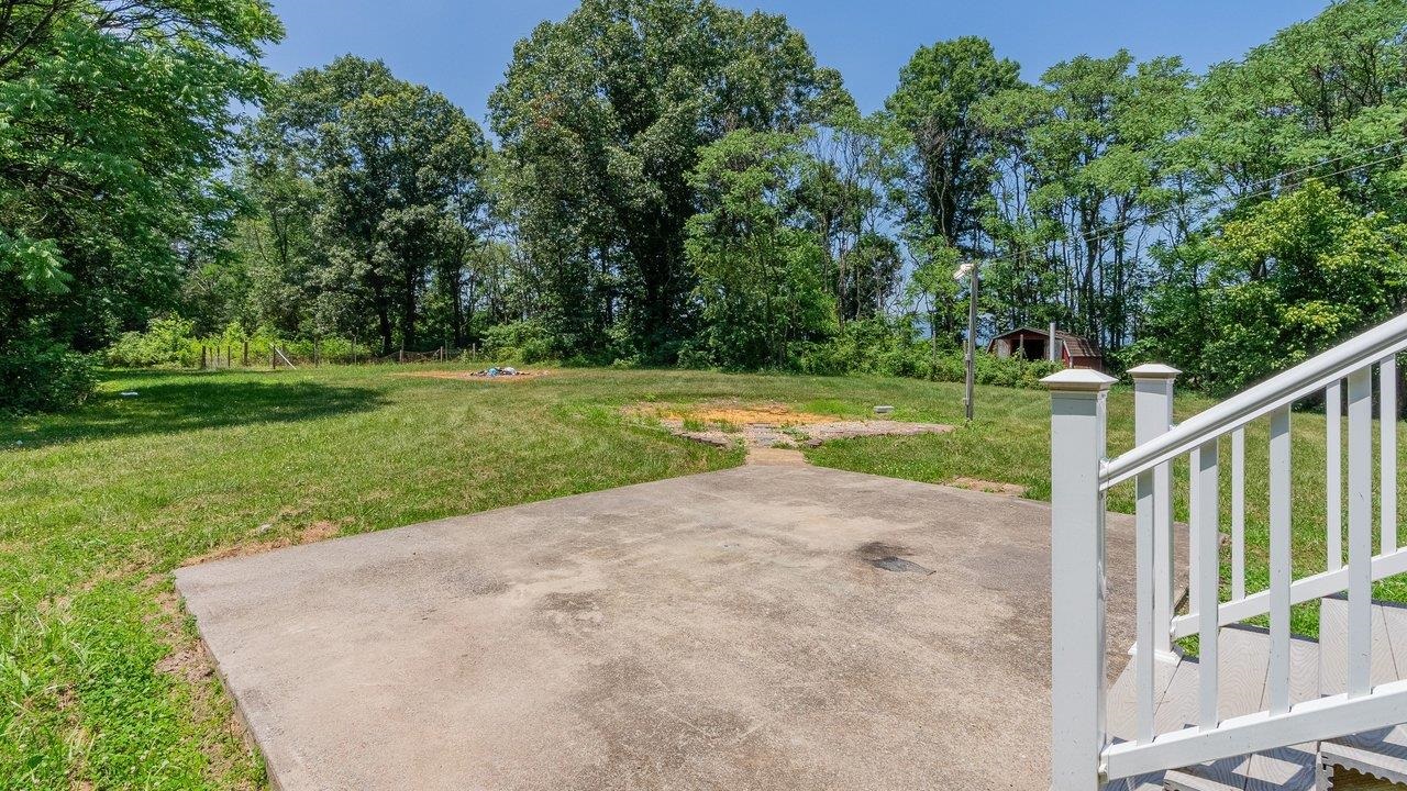 1200 WAHNONA AVE, SHENANDOAH, Virginia 22849, 3 Bedrooms Bedrooms, ,1 BathroomBathrooms,Residential,1200 WAHNONA AVE,679272 MLS # 679272 1200 WAHNONA AVE, SHENANDOAH, Virginia 22849, 3 Bedrooms Bedrooms, ,1 BathroomBathrooms,Residential,1200 WAHNONA AVE,679272 MLS # 679272