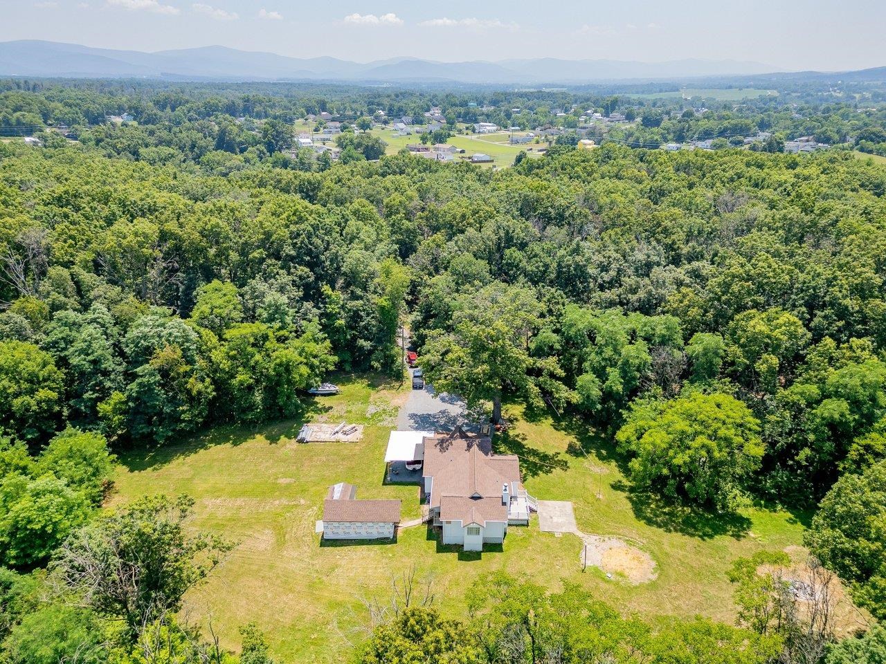 1200 WAHNONA AVE, SHENANDOAH, Virginia 22849, 3 Bedrooms Bedrooms, ,1 BathroomBathrooms,Residential,1200 WAHNONA AVE,679272 MLS # 679272 1200 WAHNONA AVE, SHENANDOAH, Virginia 22849, 3 Bedrooms Bedrooms, ,1 BathroomBathrooms,Residential,1200 WAHNONA AVE,679272 MLS # 679272