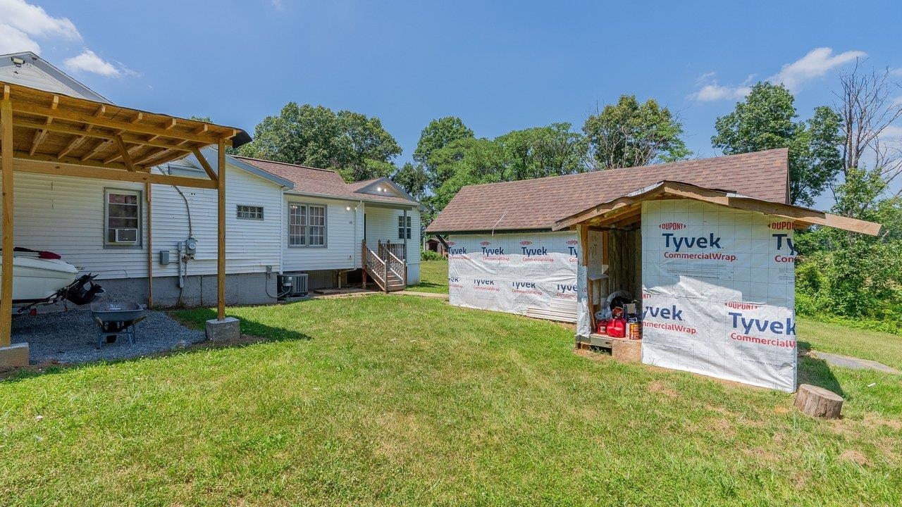 1200 WAHNONA AVE, SHENANDOAH, Virginia 22849, 3 Bedrooms Bedrooms, ,1 BathroomBathrooms,Residential,1200 WAHNONA AVE,679272 MLS # 679272 1200 WAHNONA AVE, SHENANDOAH, Virginia 22849, 3 Bedrooms Bedrooms, ,1 BathroomBathrooms,Residential,1200 WAHNONA AVE,679272 MLS # 679272