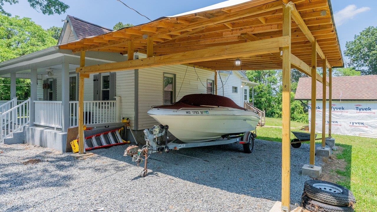 1200 WAHNONA AVE, SHENANDOAH, Virginia 22849, 3 Bedrooms Bedrooms, ,1 BathroomBathrooms,Residential,1200 WAHNONA AVE,679272 MLS # 679272 1200 WAHNONA AVE, SHENANDOAH, Virginia 22849, 3 Bedrooms Bedrooms, ,1 BathroomBathrooms,Residential,1200 WAHNONA AVE,679272 MLS # 679272
