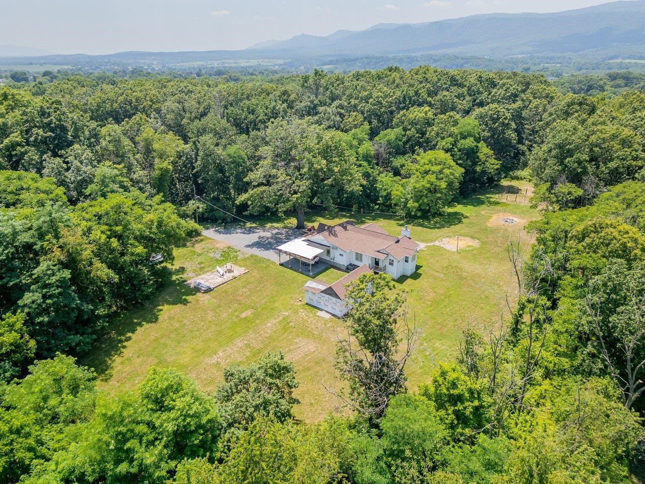 1200 WAHNONA AVE, SHENANDOAH, Virginia 22849, 3 Bedrooms Bedrooms, ,1 BathroomBathrooms,Residential,1200 WAHNONA AVE,679272 MLS # 679272 1200 WAHNONA AVE, SHENANDOAH, Virginia 22849, 3 Bedrooms Bedrooms, ,1 BathroomBathrooms,Residential,1200 WAHNONA AVE,679272 MLS # 679272