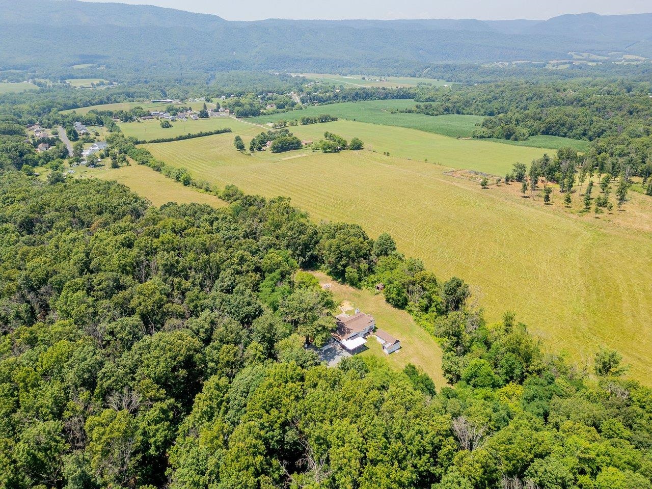1200 WAHNONA AVE, SHENANDOAH, Virginia 22849, 3 Bedrooms Bedrooms, ,1 BathroomBathrooms,Residential,1200 WAHNONA AVE,679272 MLS # 679272 1200 WAHNONA AVE, SHENANDOAH, Virginia 22849, 3 Bedrooms Bedrooms, ,1 BathroomBathrooms,Residential,1200 WAHNONA AVE,679272 MLS # 679272