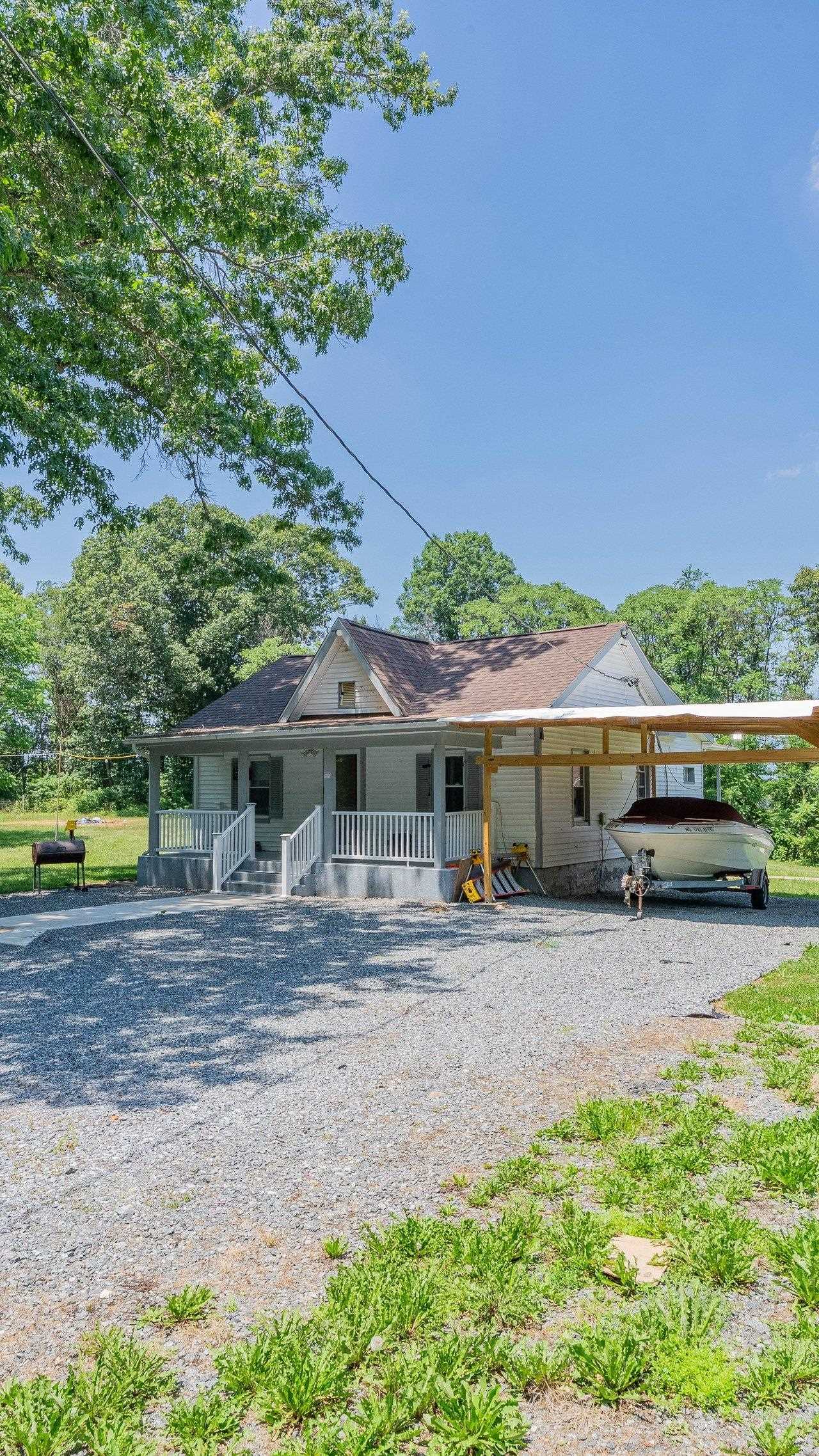 1200 WAHNONA AVE, SHENANDOAH, Virginia 22849, 3 Bedrooms Bedrooms, ,1 BathroomBathrooms,Residential,1200 WAHNONA AVE,679272 MLS # 679272 1200 WAHNONA AVE, SHENANDOAH, Virginia 22849, 3 Bedrooms Bedrooms, ,1 BathroomBathrooms,Residential,1200 WAHNONA AVE,679272 MLS # 679272
