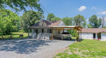 1200 WAHNONA AVE, SHENANDOAH, Virginia 22849, 3 Bedrooms Bedrooms, ,1 BathroomBathrooms,Residential,1200 WAHNONA AVE,679272 MLS # 679272