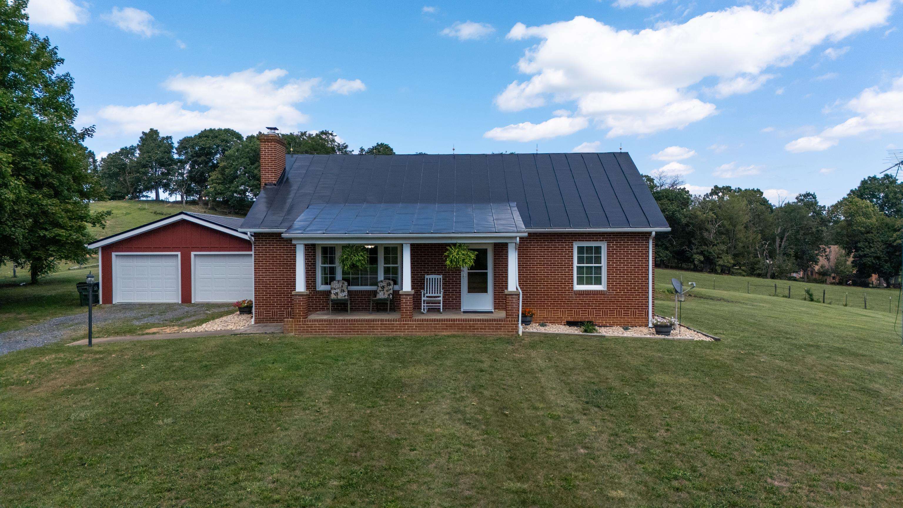 1259 HOWARDSVILLE RD, STAUNTON, Virginia 24401, 4 Bedrooms Bedrooms, ,2 BathroomsBathrooms,Residential,1259 HOWARDSVILLE RD,681418 MLS # 681418 1259 HOWARDSVILLE RD, STAUNTON, Virginia 24401, 4 Bedrooms Bedrooms, ,2 BathroomsBathrooms,Residential,1259 HOWARDSVILLE RD,681418 MLS # 681418