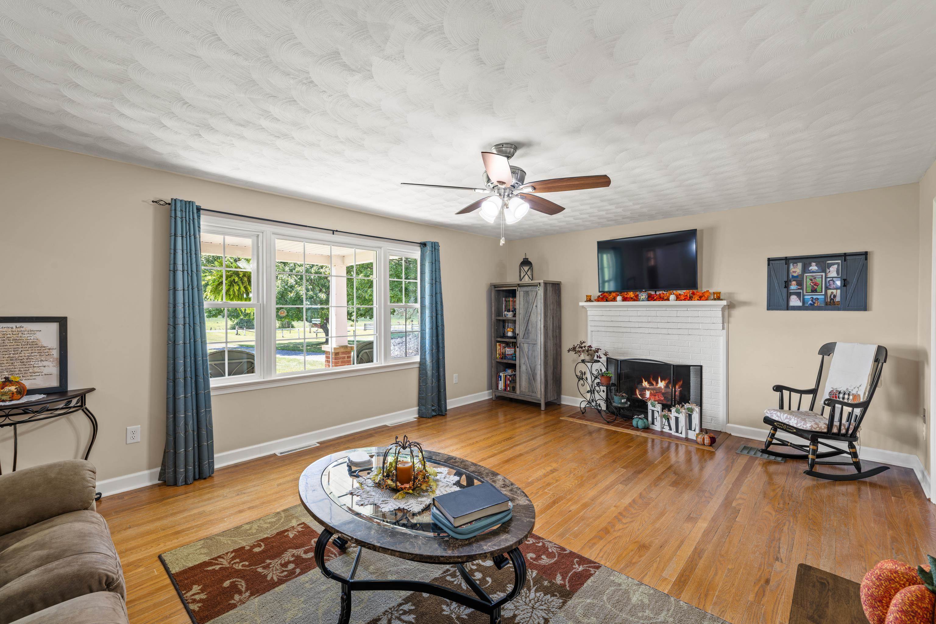 1259 HOWARDSVILLE RD, STAUNTON, Virginia 24401, 4 Bedrooms Bedrooms, ,2 BathroomsBathrooms,Residential,1259 HOWARDSVILLE RD,681418 MLS # 681418 1259 HOWARDSVILLE RD, STAUNTON, Virginia 24401, 4 Bedrooms Bedrooms, ,2 BathroomsBathrooms,Residential,1259 HOWARDSVILLE RD,681418 MLS # 681418