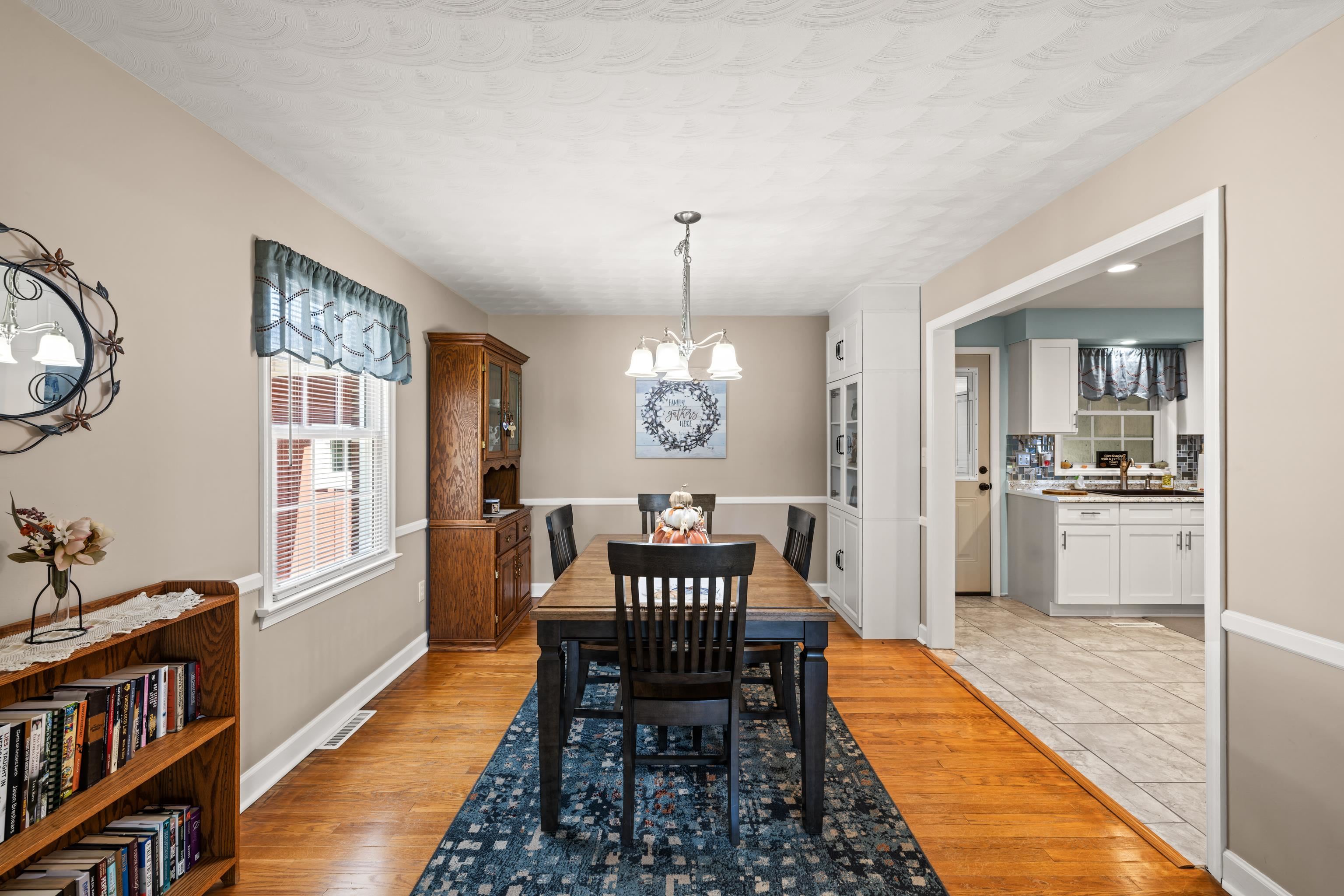 1259 HOWARDSVILLE RD, STAUNTON, Virginia 24401, 4 Bedrooms Bedrooms, ,2 BathroomsBathrooms,Residential,1259 HOWARDSVILLE RD,681418 MLS # 681418 1259 HOWARDSVILLE RD, STAUNTON, Virginia 24401, 4 Bedrooms Bedrooms, ,2 BathroomsBathrooms,Residential,1259 HOWARDSVILLE RD,681418 MLS # 681418